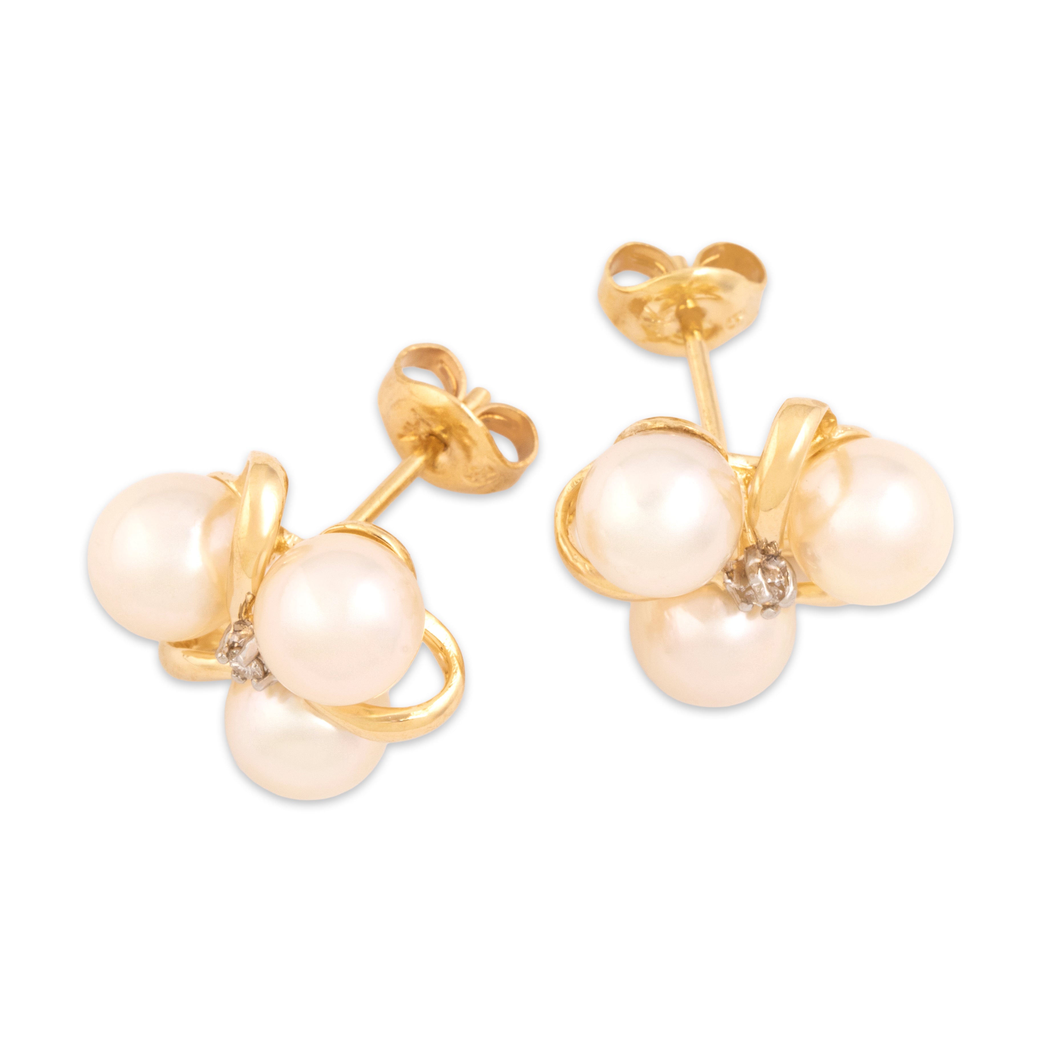 Vintage 14k Yellow Gold Pearl Diamond Luminous Swooping Trefoil Stud Earrings - Overall view