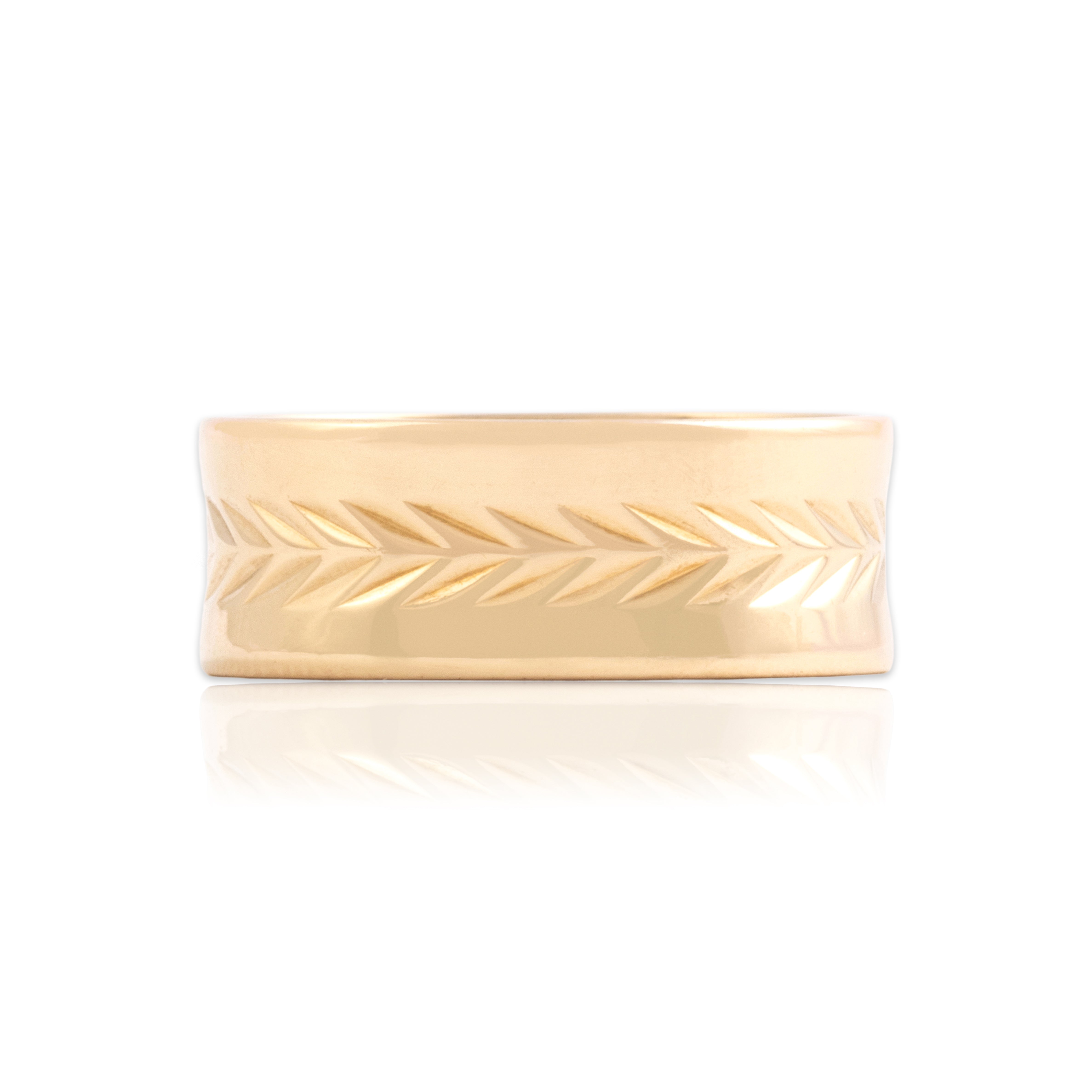 Vintage 14k Yellow Gold Gleaming Wide Incised Pattern Eternity Band Ring - Close-up view