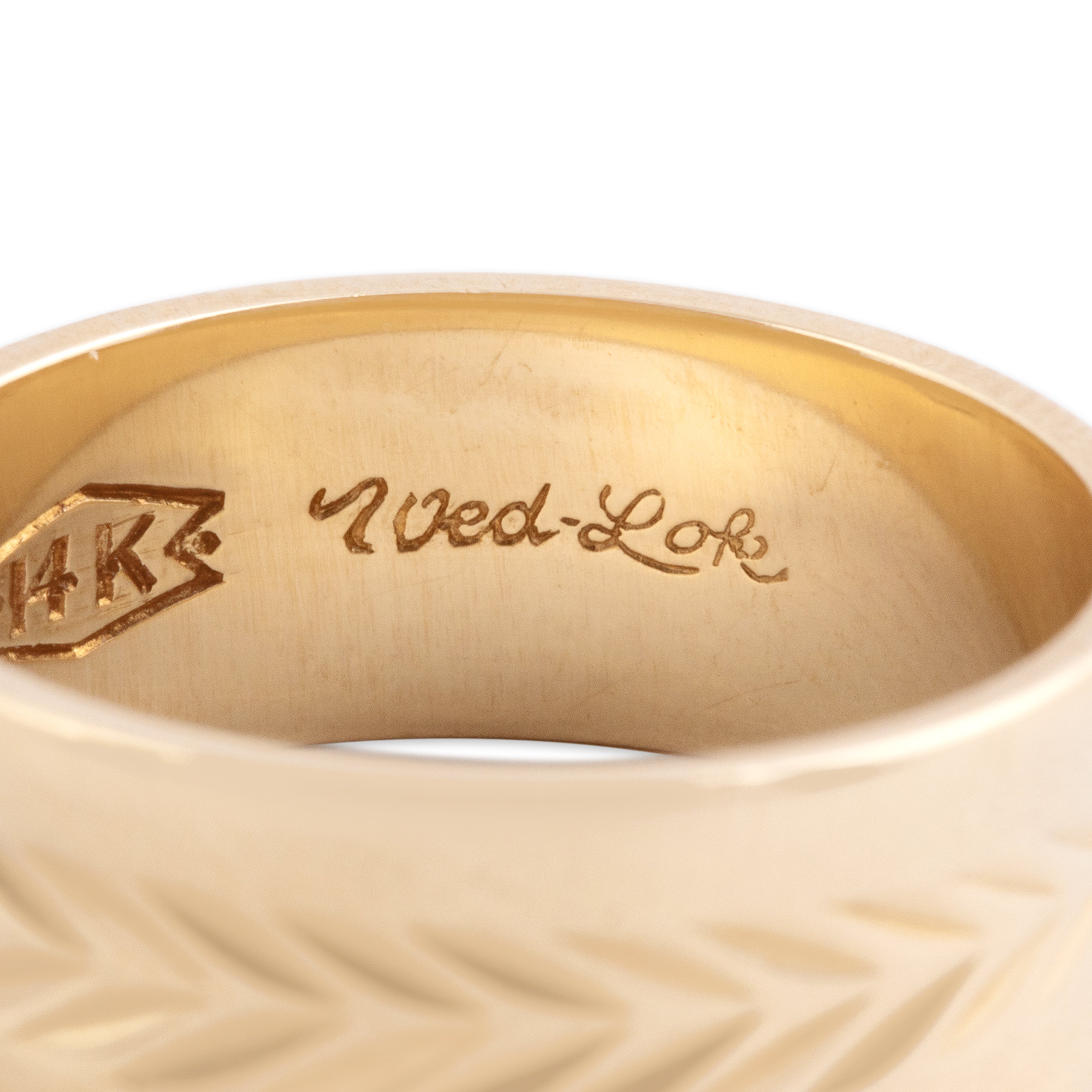 Vintage 14k Yellow Gold Gleaming Wide Incised Pattern Eternity Band Ring - Hallmark view