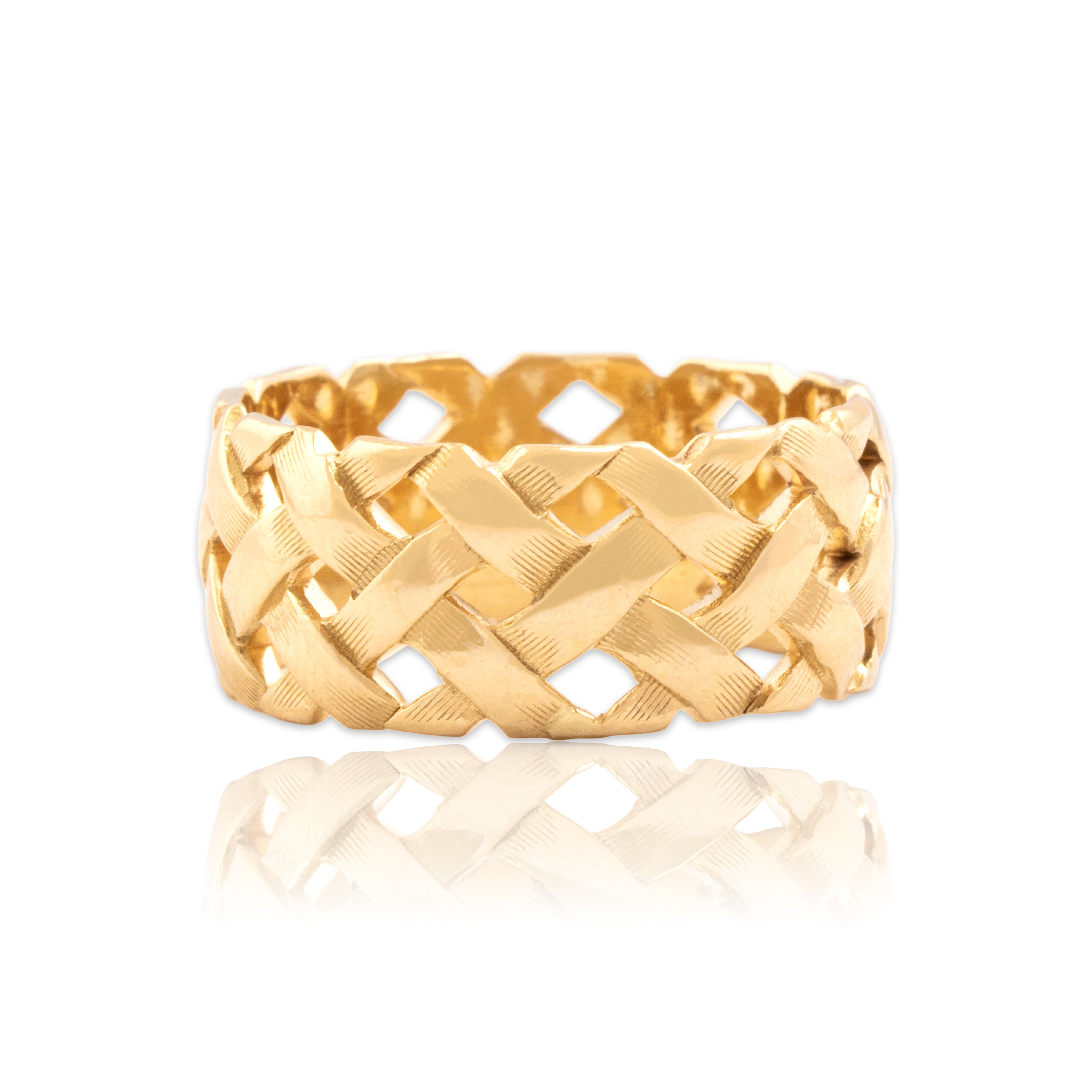 Vintage Art Carved 14k Yellow Gold Open Woven Textured Band Ring - Close-up view