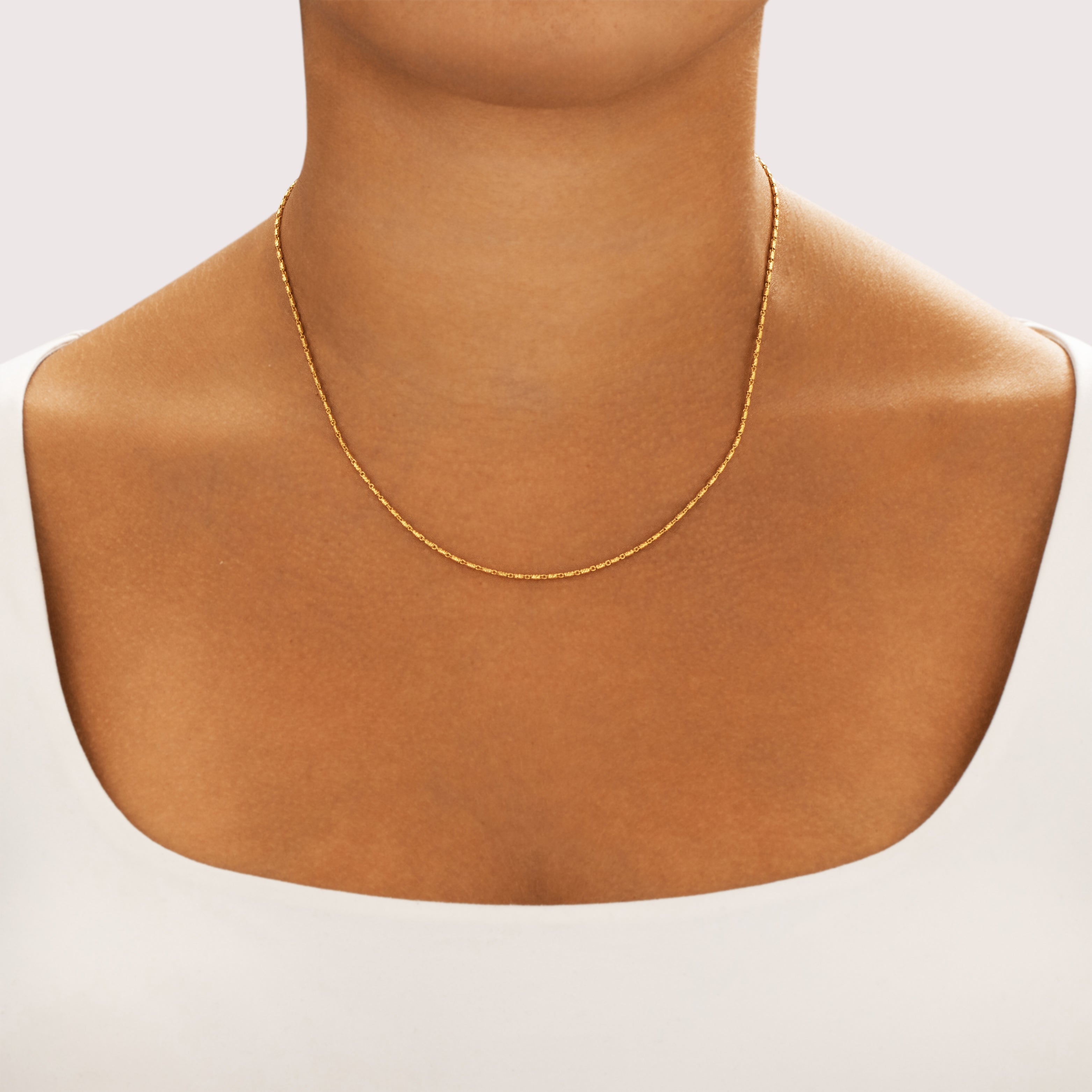 Vintage Italian 18k Yellow Gold 1.4mm Glittering Cylindrical Link Chain - On model view