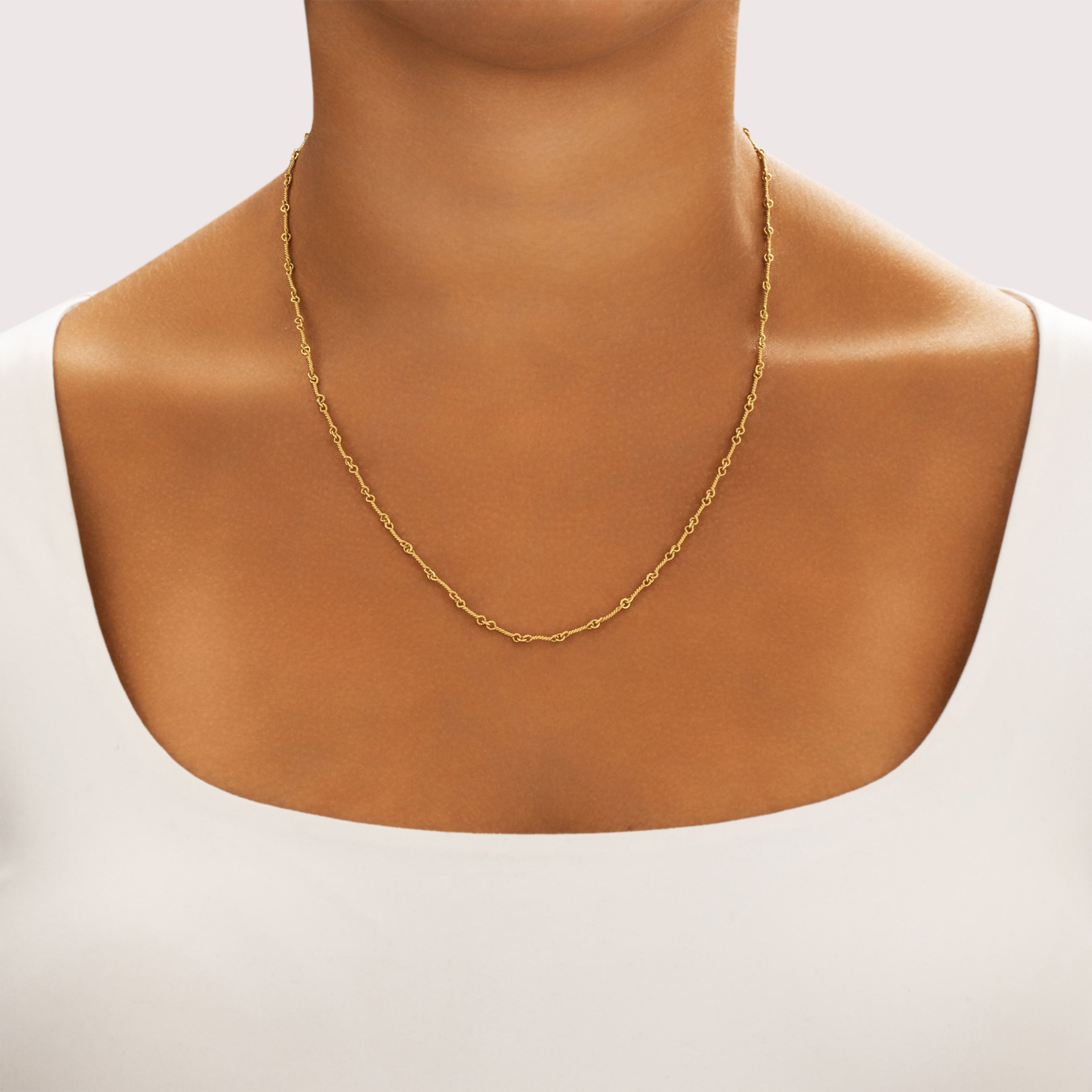 Vintage 18k Yellow Gold 2.7mm Twisted Bar Link Chain - On model view