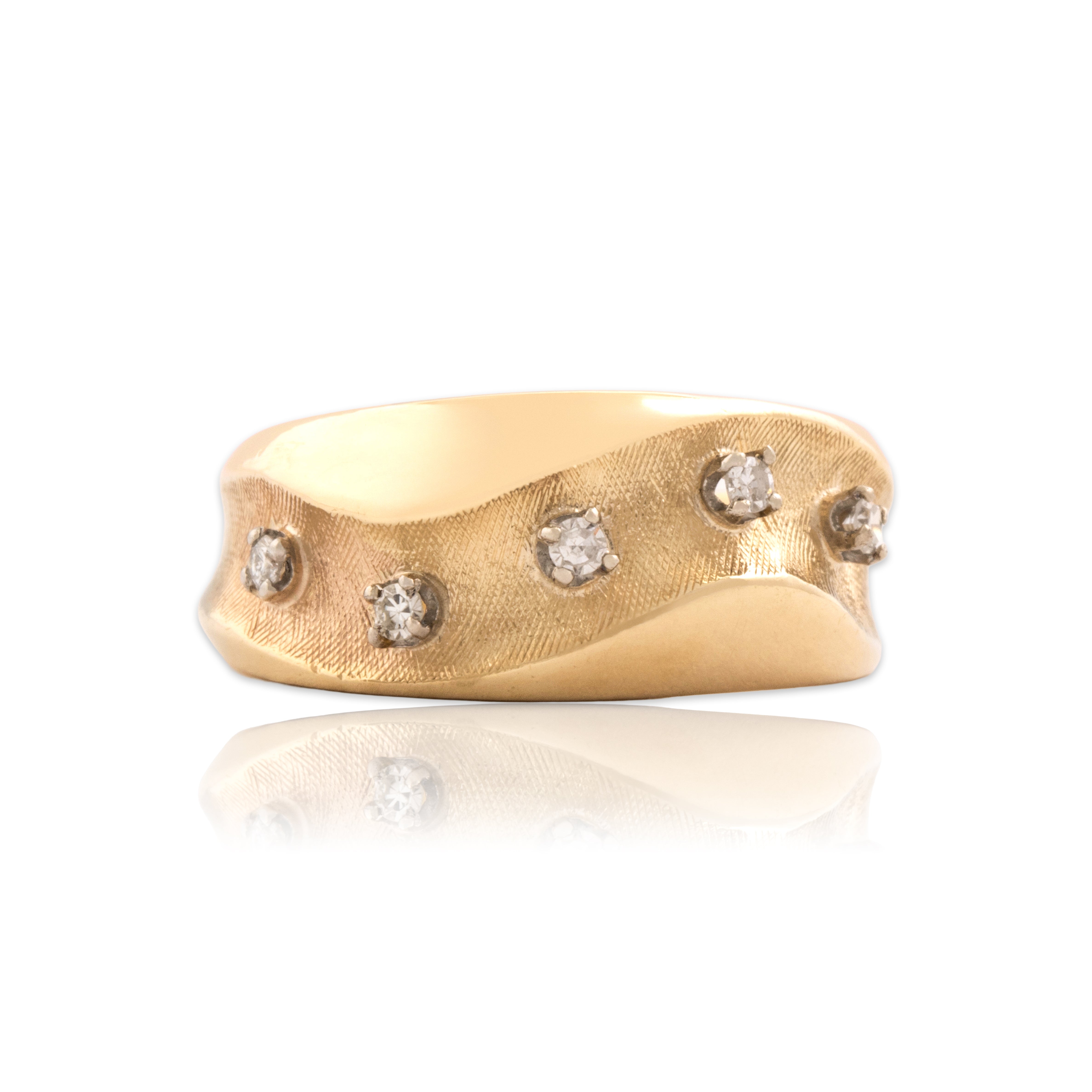 Vintage 14k Yellow Gold Diamond Sleek Textured Wave Band Ring - Close-up view