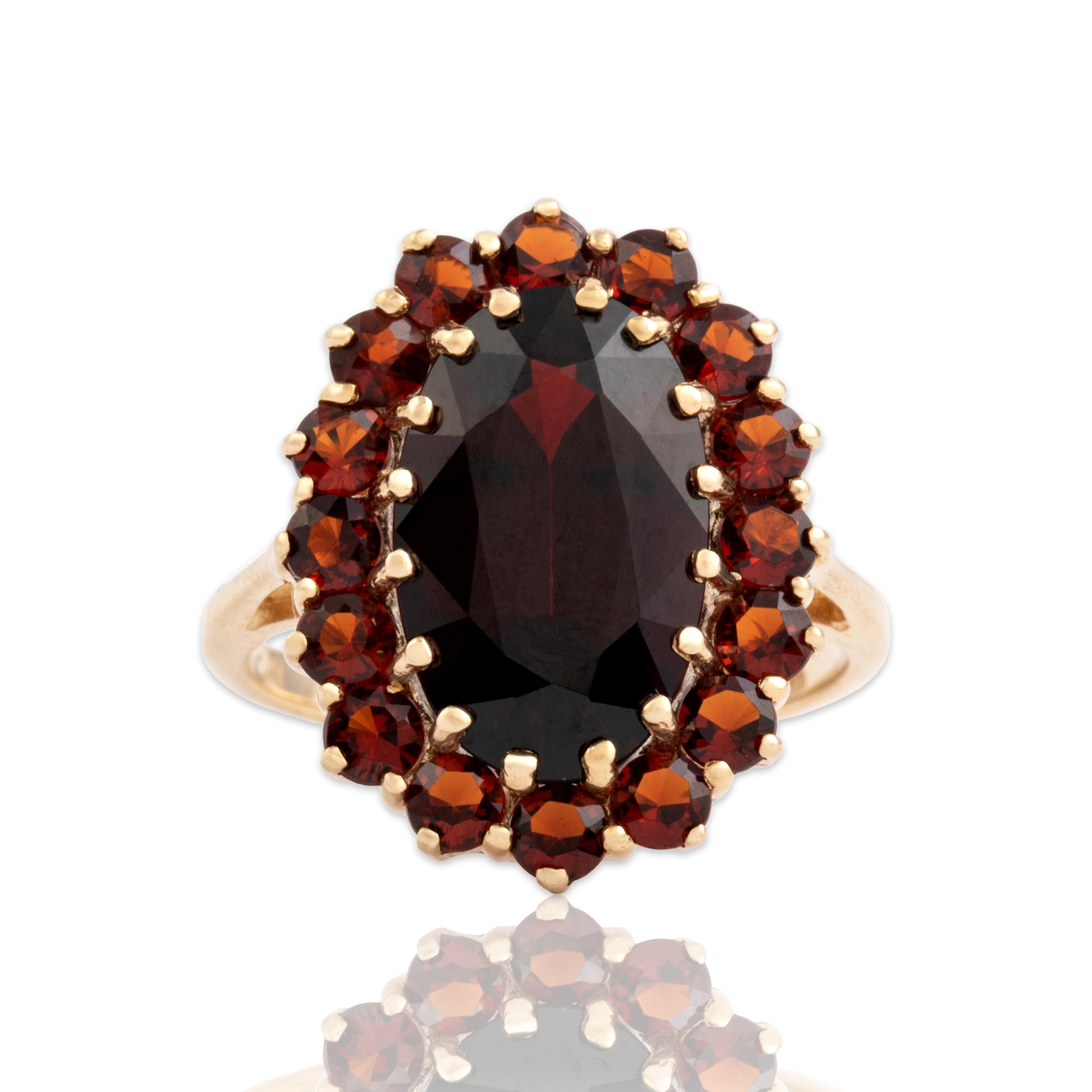 Vintage 10k Yellow Gold 4.83cttw Garnet Crimson Elongated Floriform Halo Ring - Close-up view