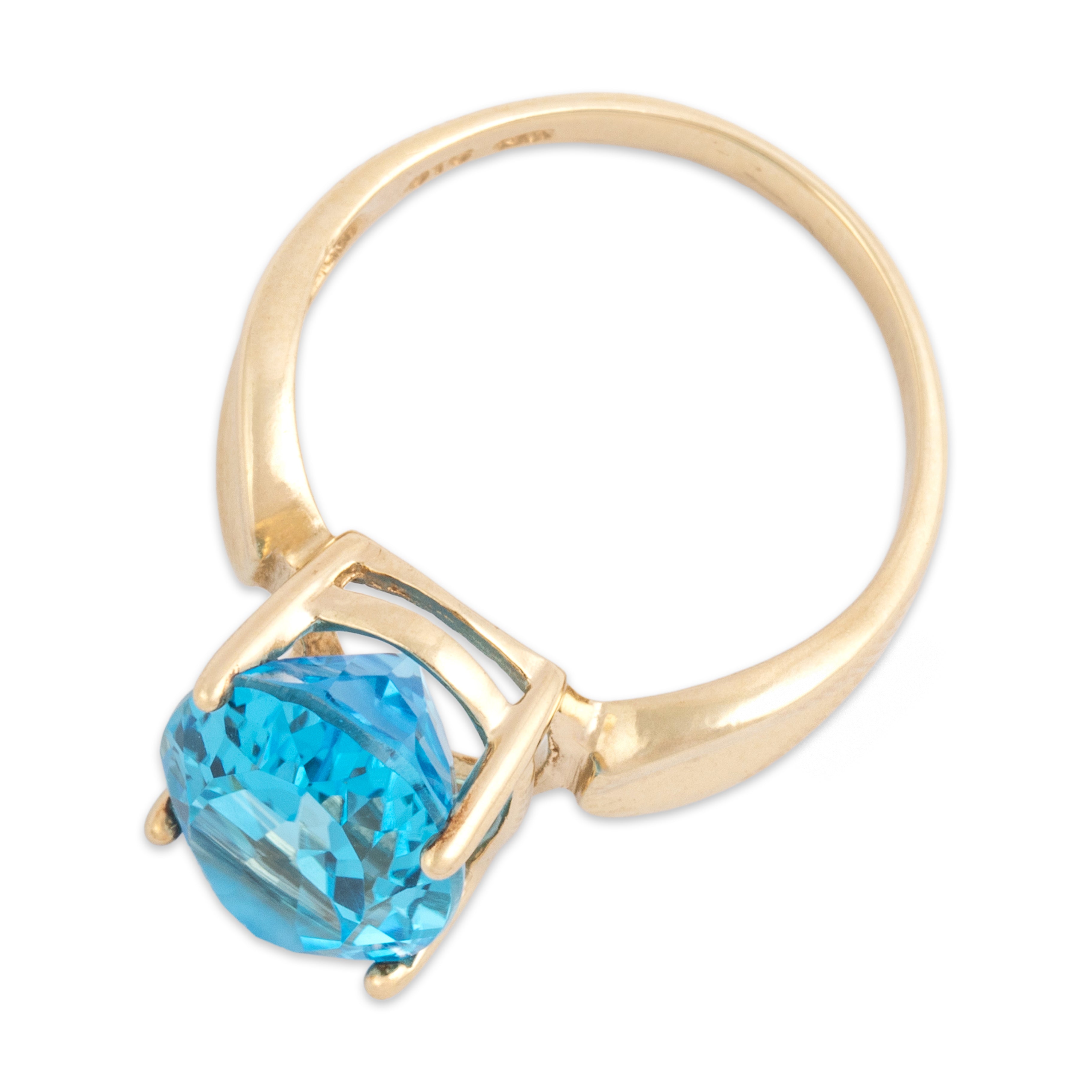 Vintage 10k Yellow Gold 6.58ct Swiss Blue Topaz Serene Oval Pool Ring - Overall view