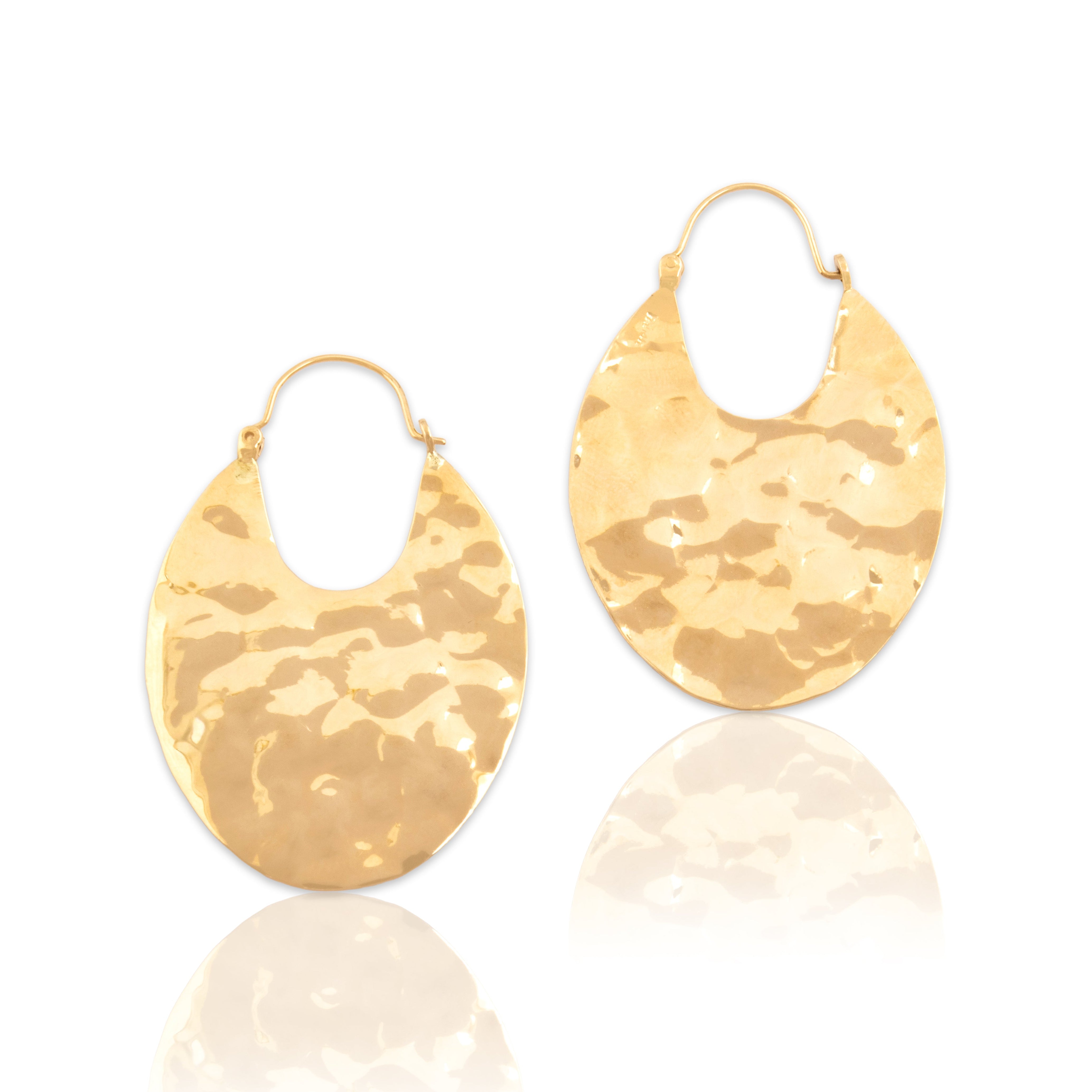 Vintage 14k Yellow Gold Sleek Hammered Ripple Disc Hoop Earrings - Close-up view