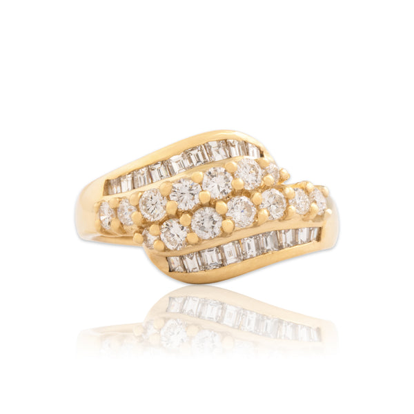 Vintage 18k Yellow Gold 1.39cttw Diamond Dazzling Bypass Wave Ring 6.25