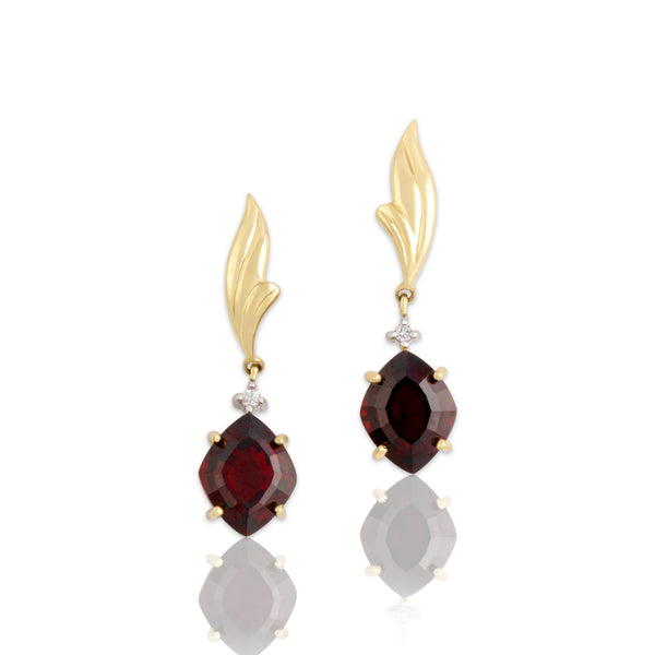 Vintage 14k Yellow Gold 3.7cttw Garnet Diamond Elegant Flourish Accent Earrings