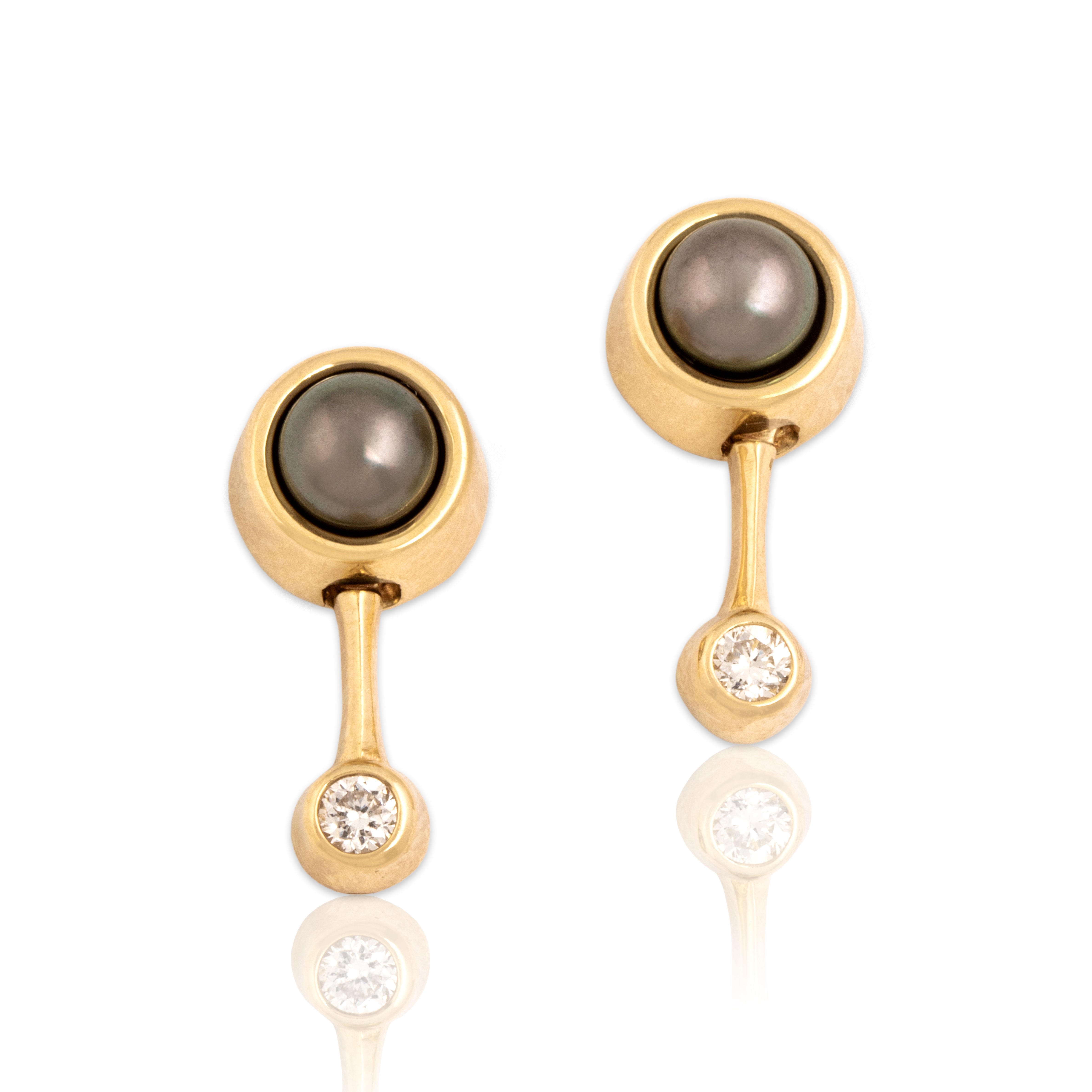 Vintage 14k Yellow Gold Black Pearl Diamond Modern Sleek Drop Stud Dangle Earrings - Close-up view