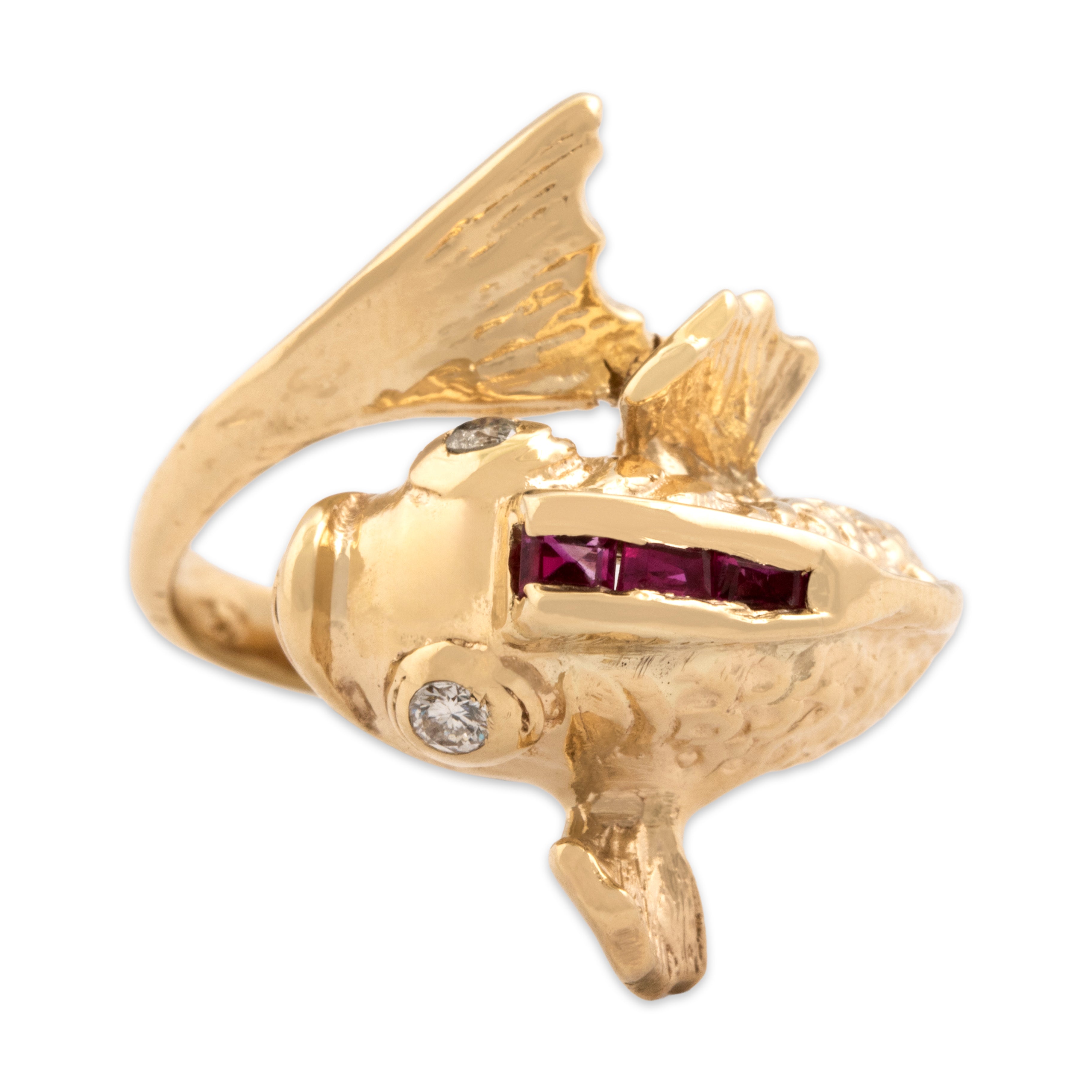 Vintage 14k Yellow Gold Ruby Diamond Gurgling Wrapping Fish Ring - Overall view