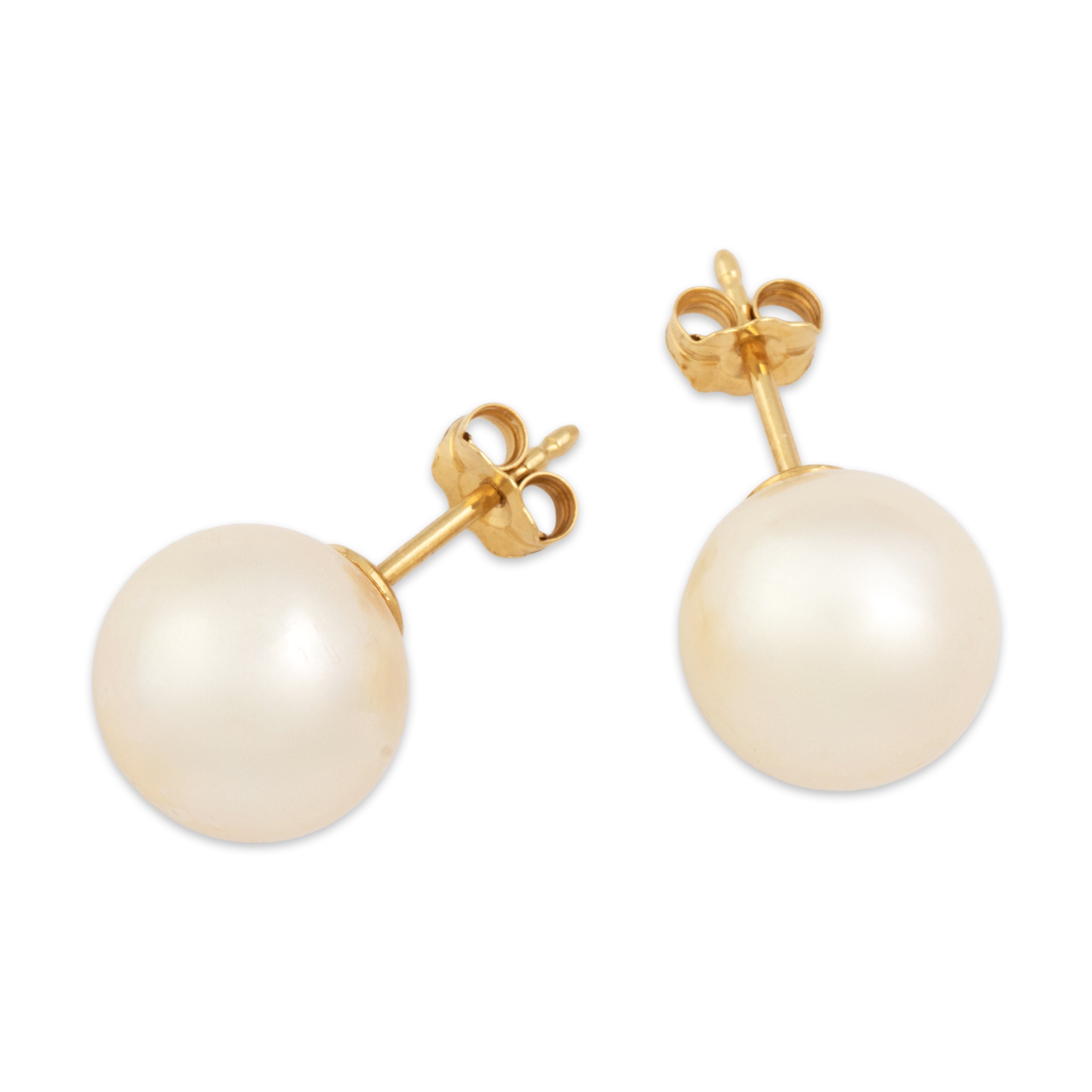 Vintage 18k Yellow Gold Pearl Classic Luminous Stud Earrings - Overall view