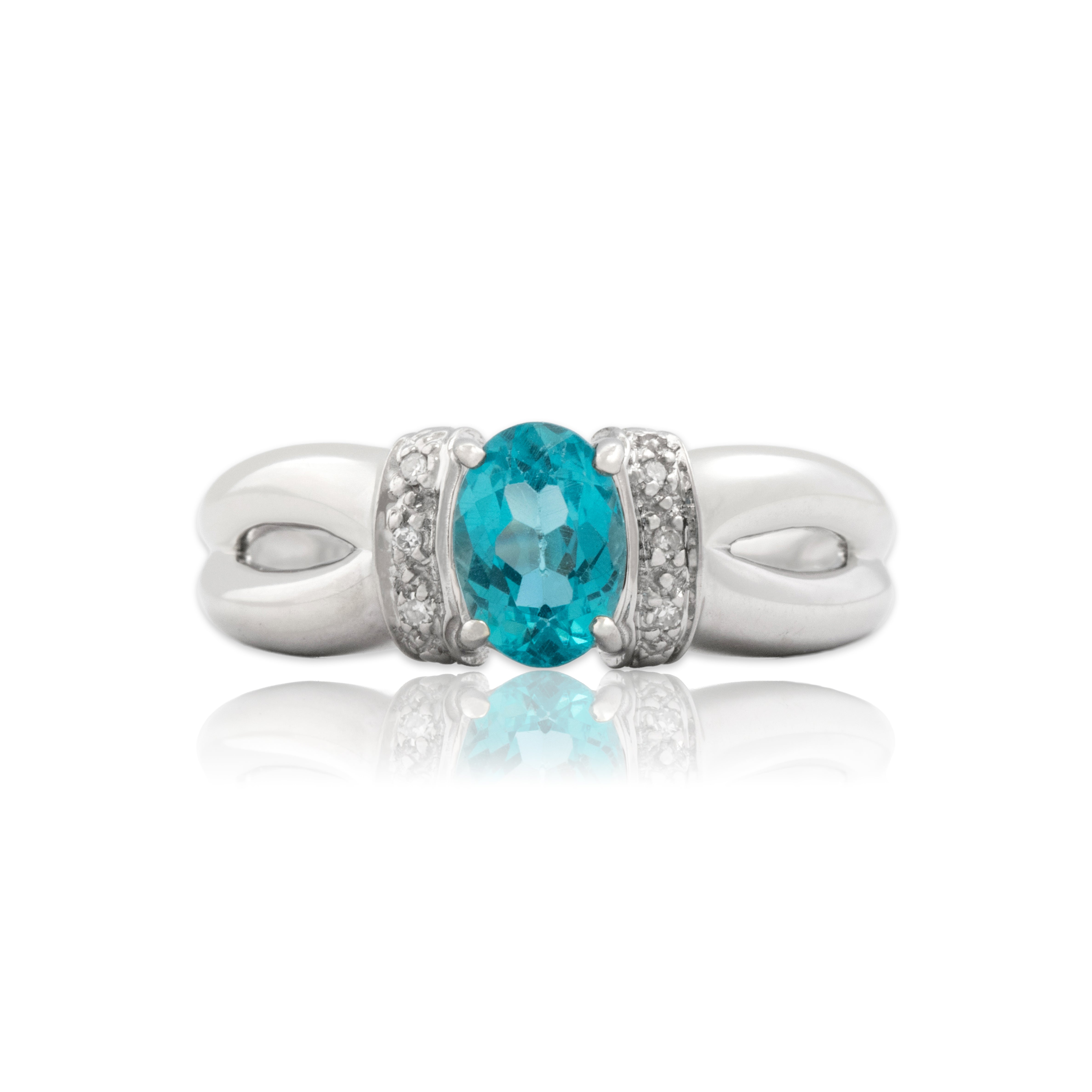 Vintage 14k White Gold .76ct Blue Apatite Diamond Sleek Split Shoulder Ring - Close-up view