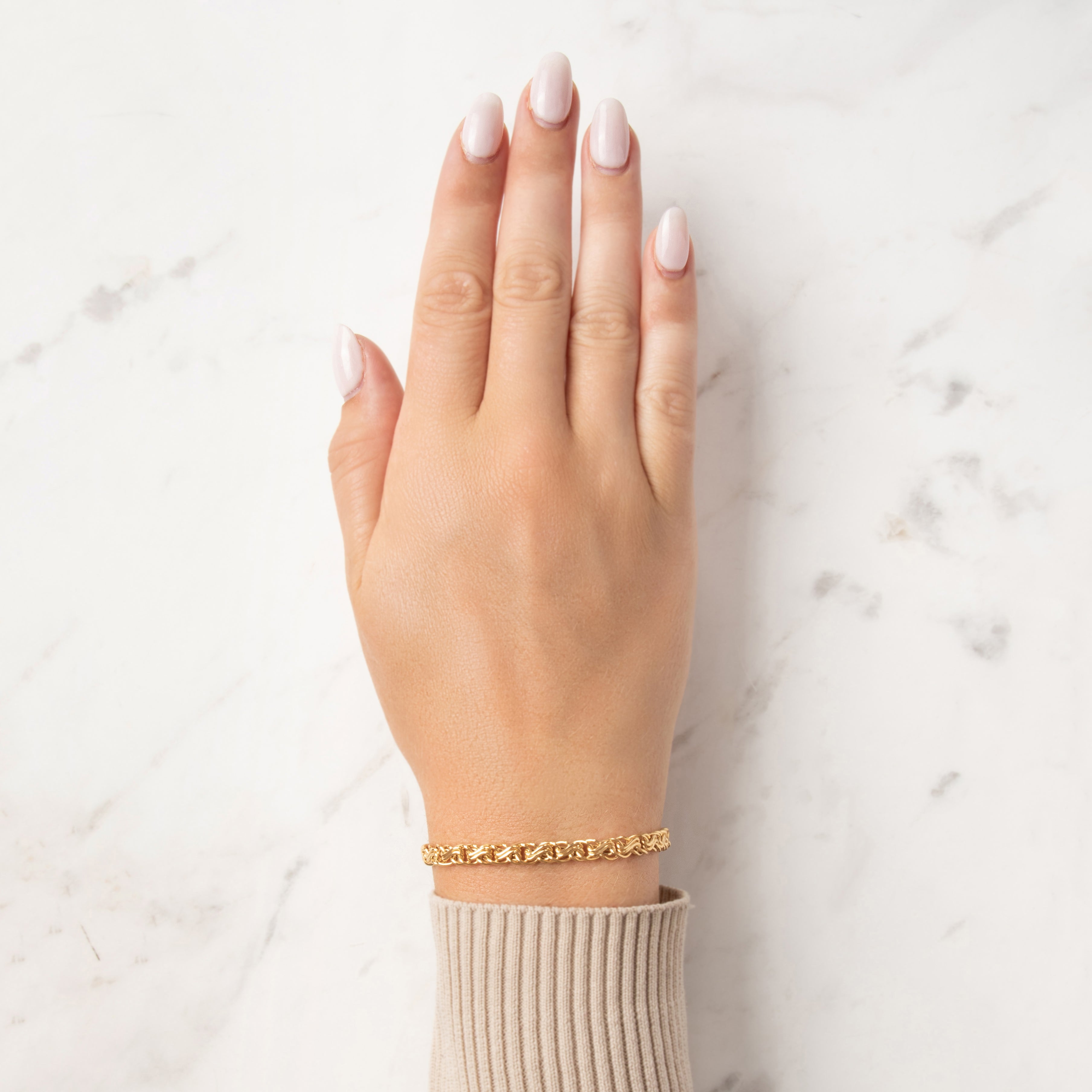 Vintage Italian 14k Yellow Gold Interlocking S-Link Bracelet - On model view