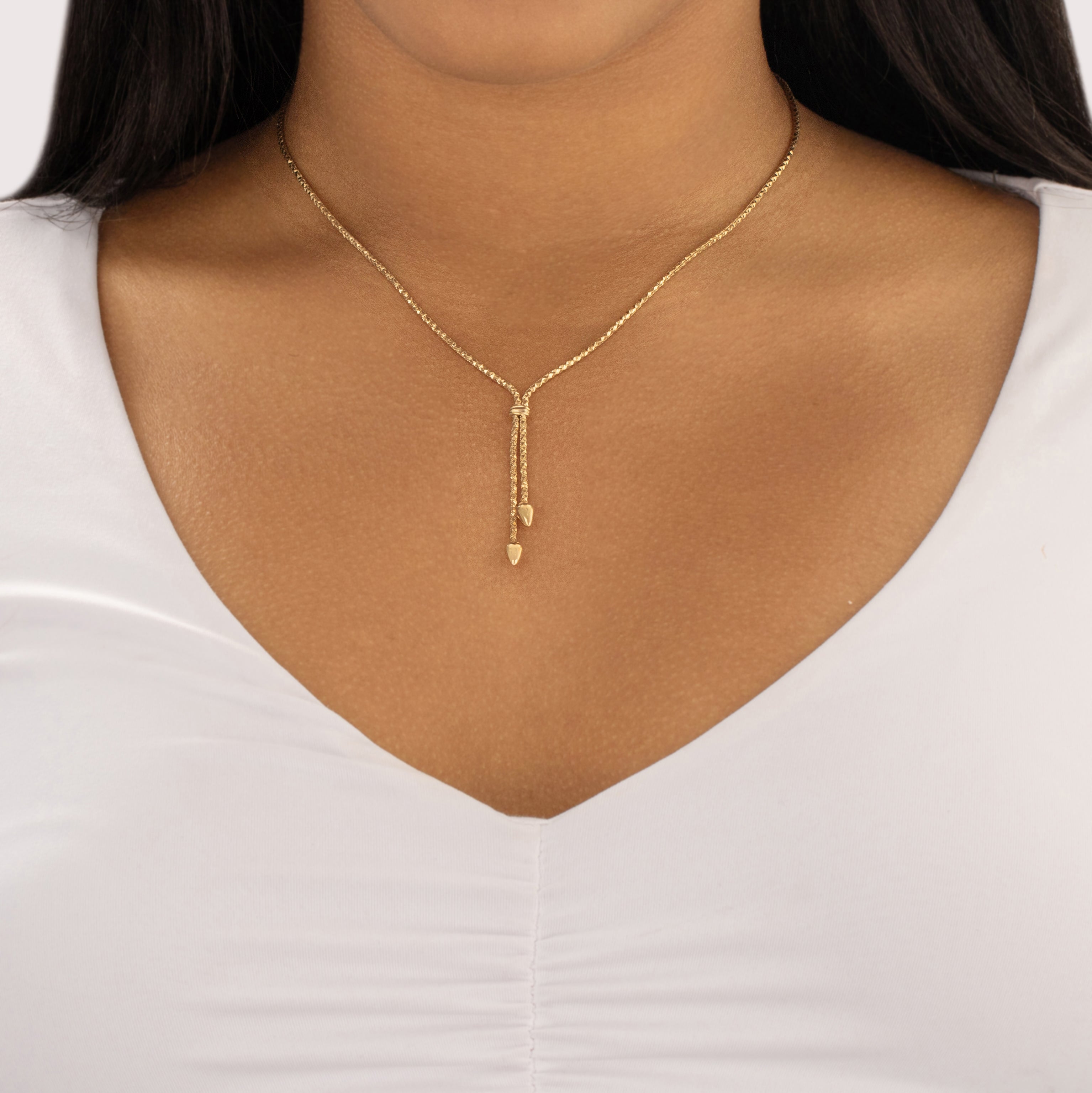 Vintage Italian 14k Yellow Gold Glittering Diamond Cut Twisted Chain Lariat Dangle Necklace - On model view