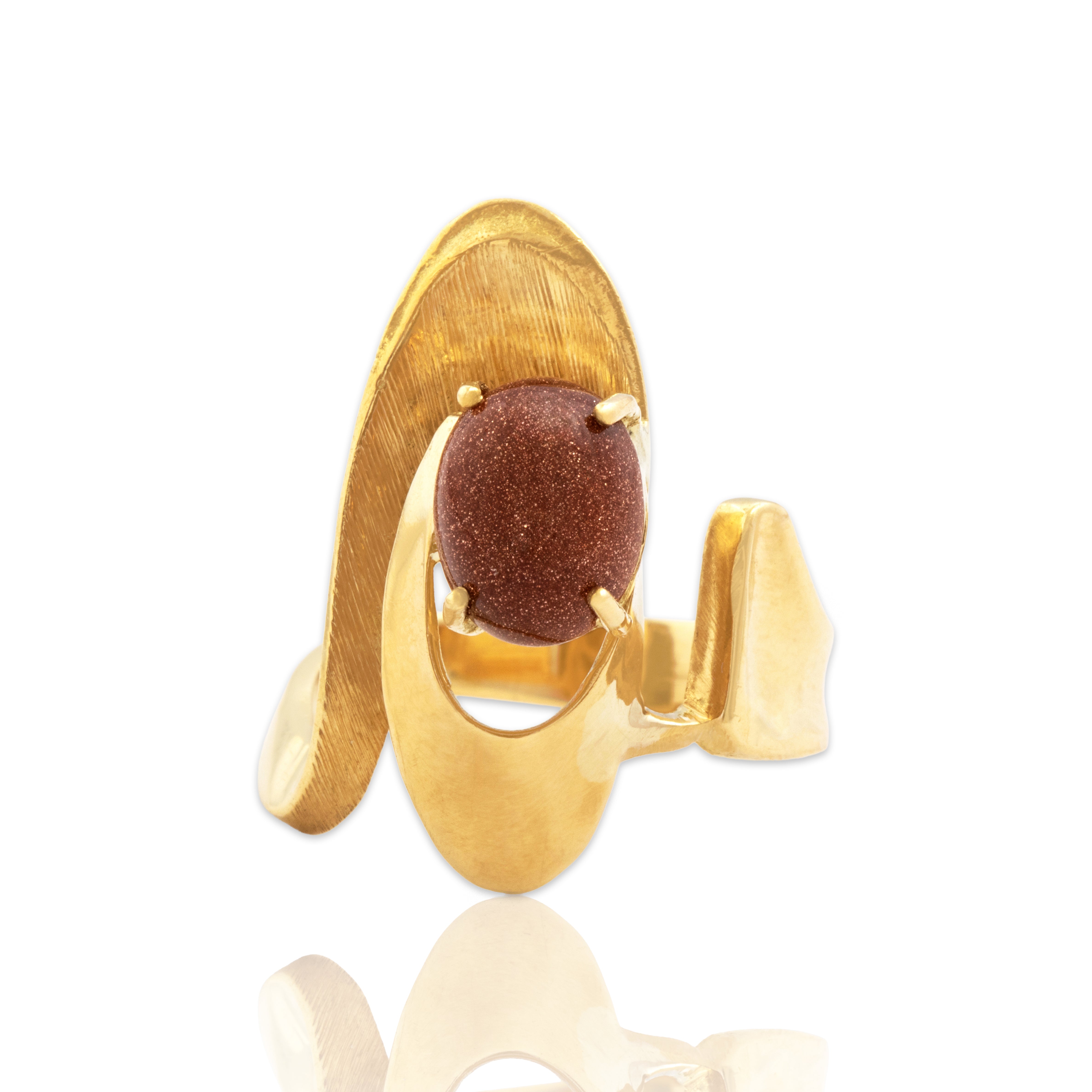 Vintage 18k Yellow Gold Goldstone Textured Organic Freeform Cocktail Ring - Close-up view