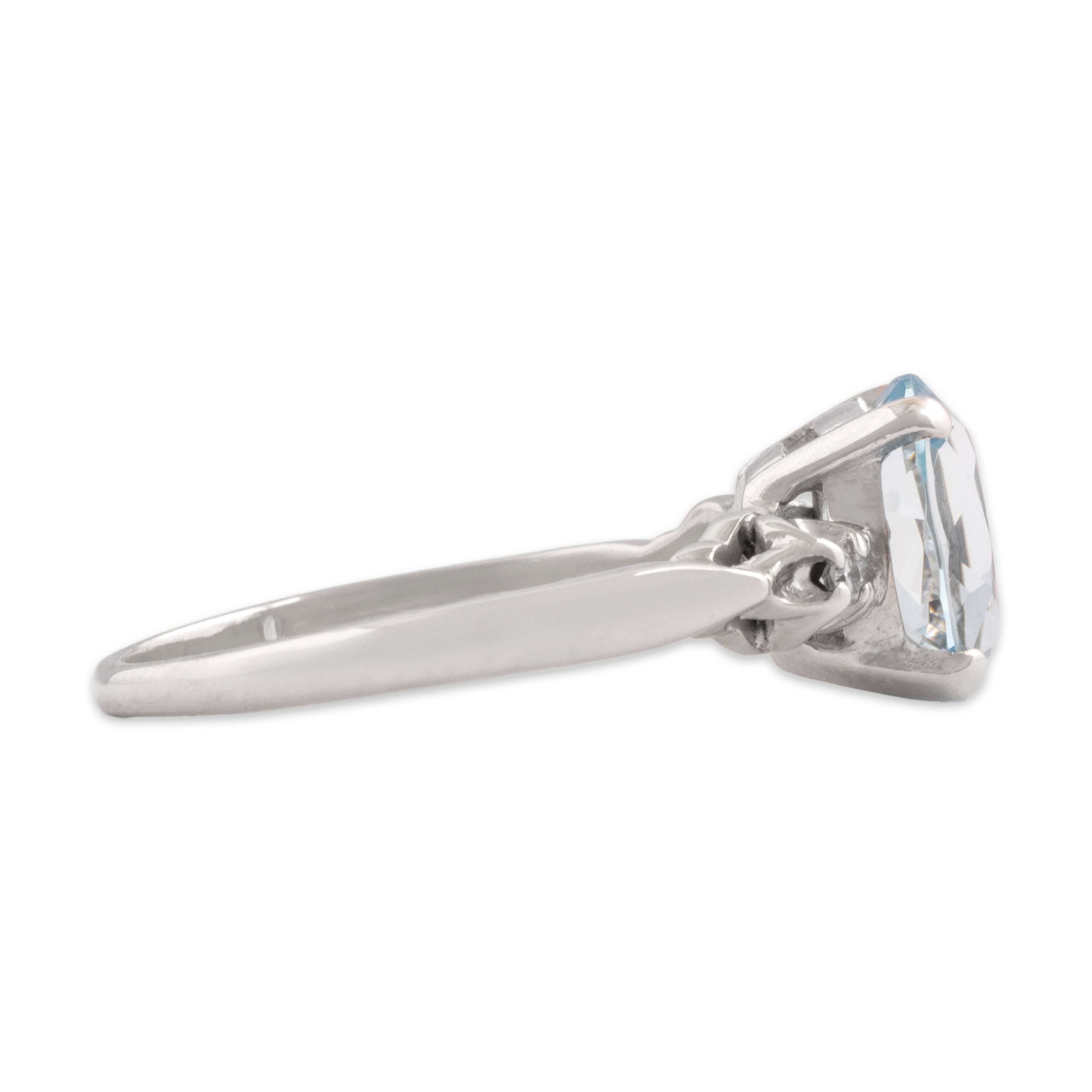 Vintage 14k White Gold 1.57ct Aquamarine Diamond Elegant Smooth Lines Ring - Side view