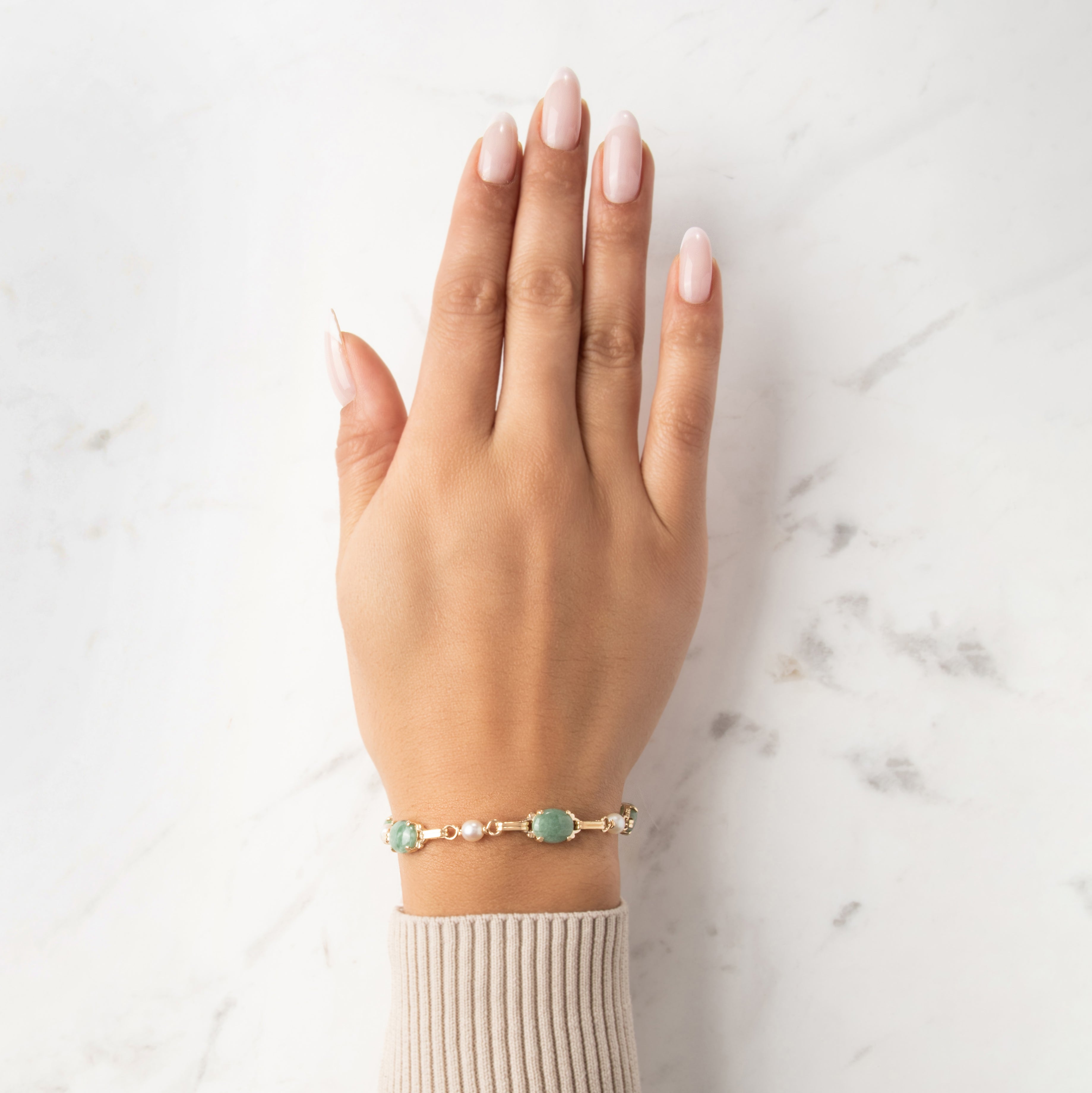 Vintage 14k Yellow Gold 6.91cttw Jade Pearl Serene Alternating Link Bracelet - On model view