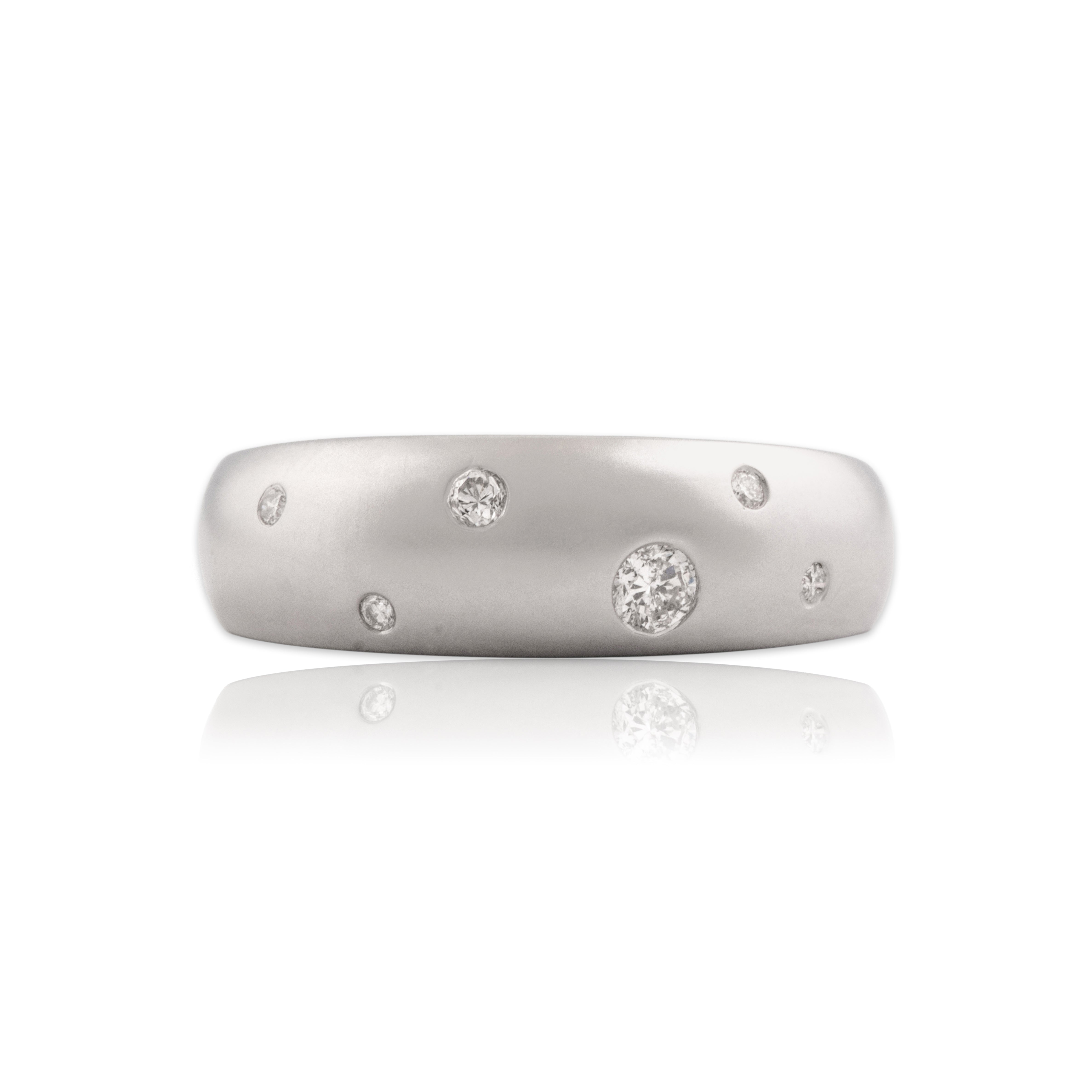 Vintage 18k White Gold [Custom Carat] Domed Bubble Band Ring - Close-up view