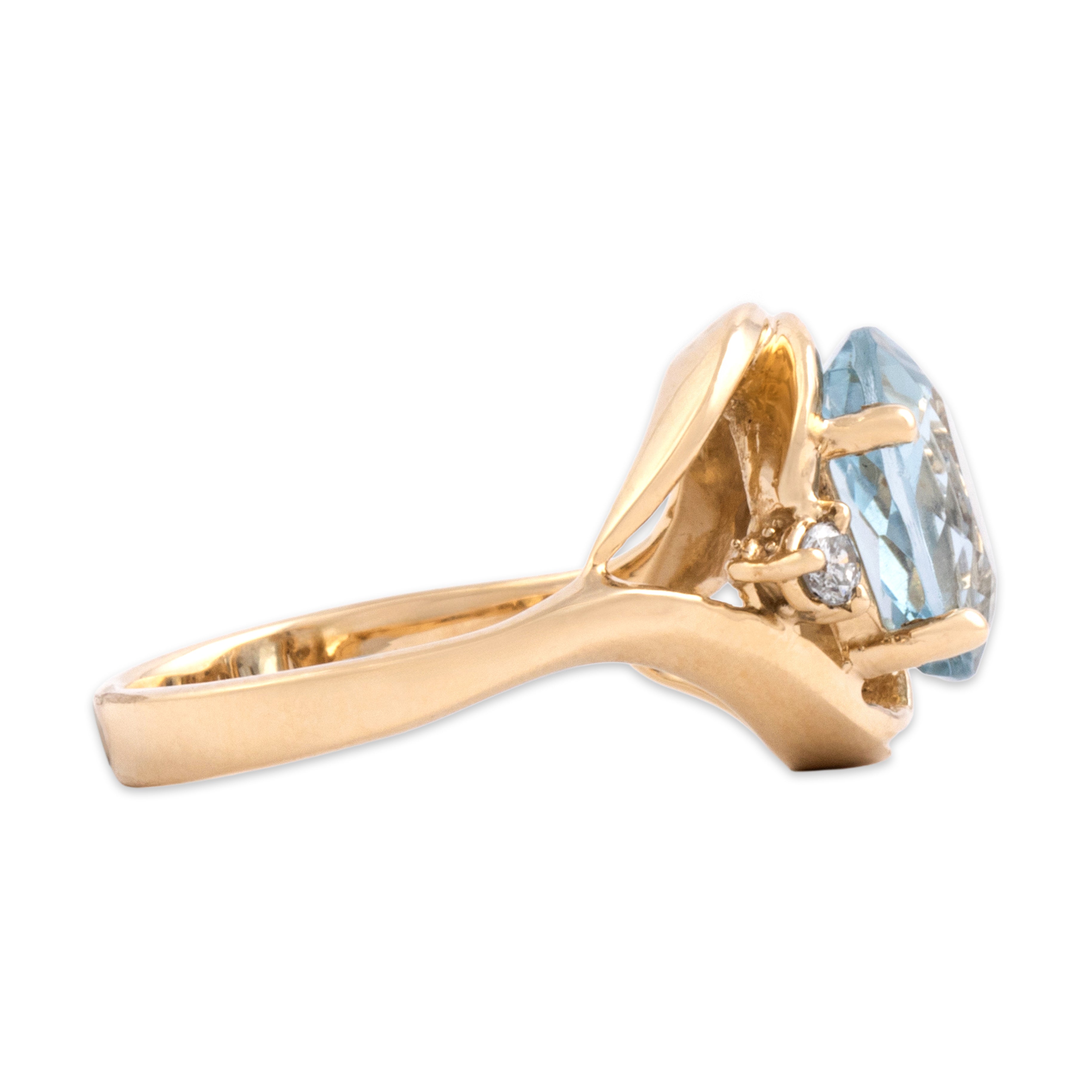 Vintage 14k Yellow Gold 2.7ct Light Blue Topaz Diamond Accented Oval Swish Ring - Side view
