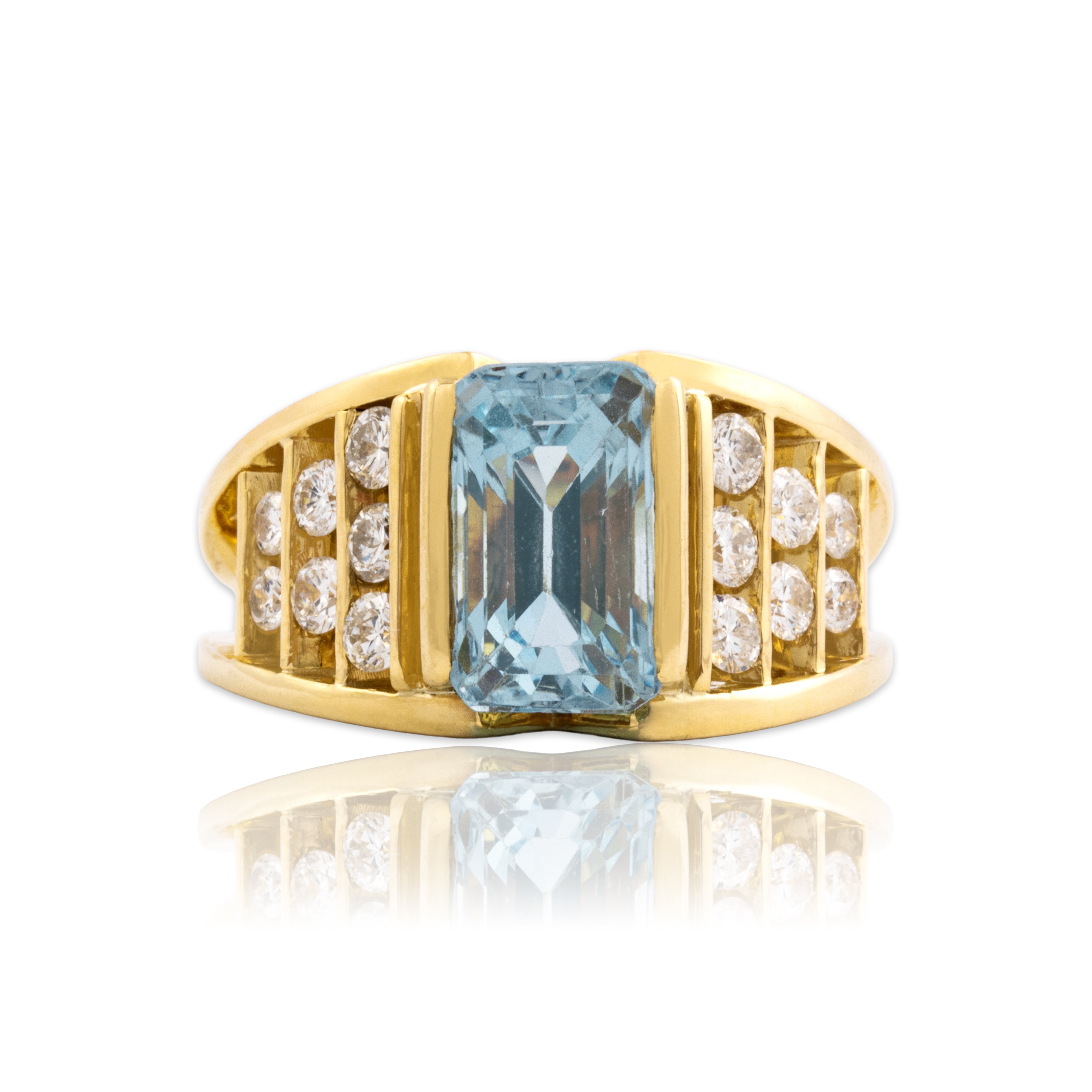 Vintage Heavy 18k Yellow Gold 3.54ct Aquamarine .82cttw Diamond Ring 8.50