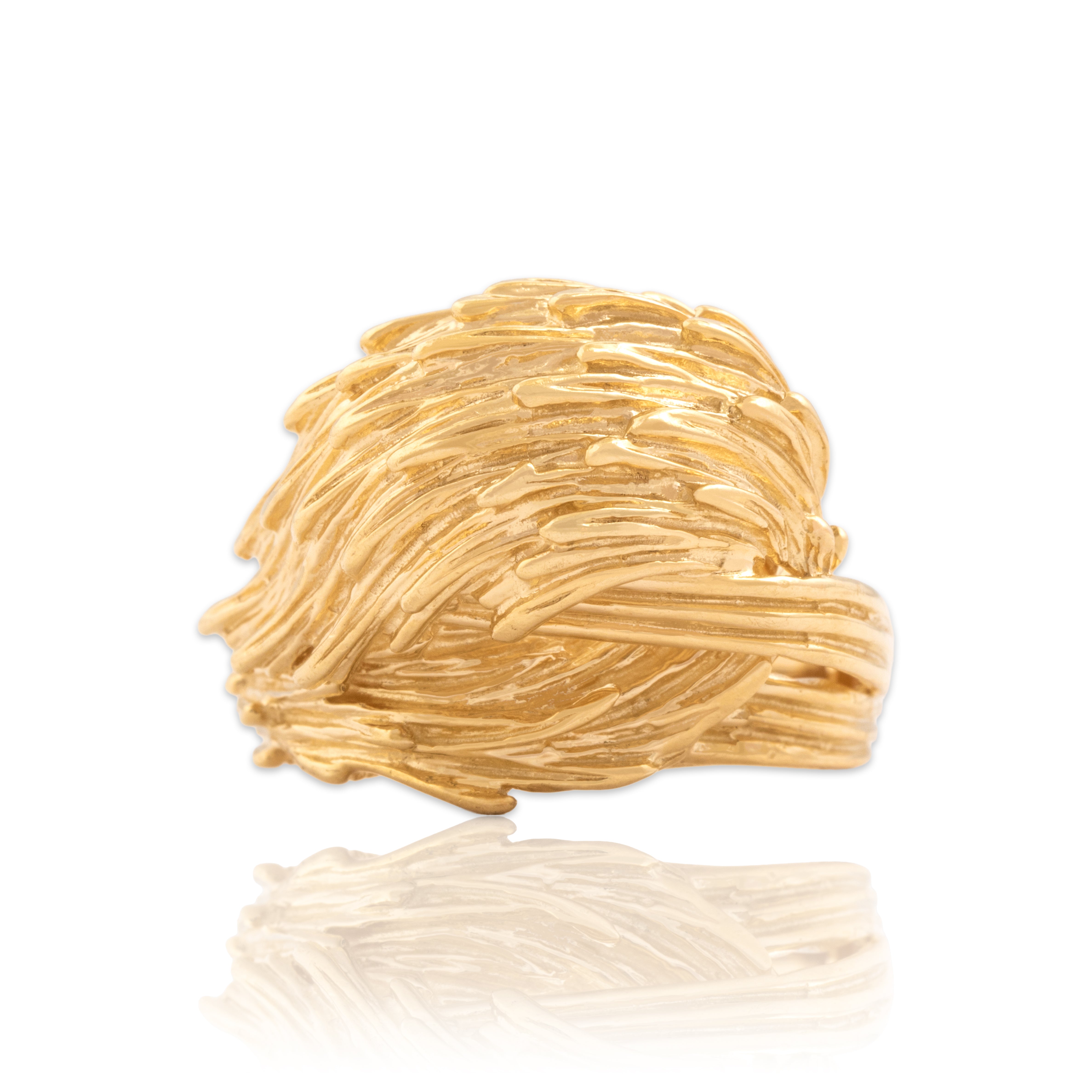 Vintage 14k Yellow Gold Chunky Dynamic Interlocking Cascade Ring - Close-up view
