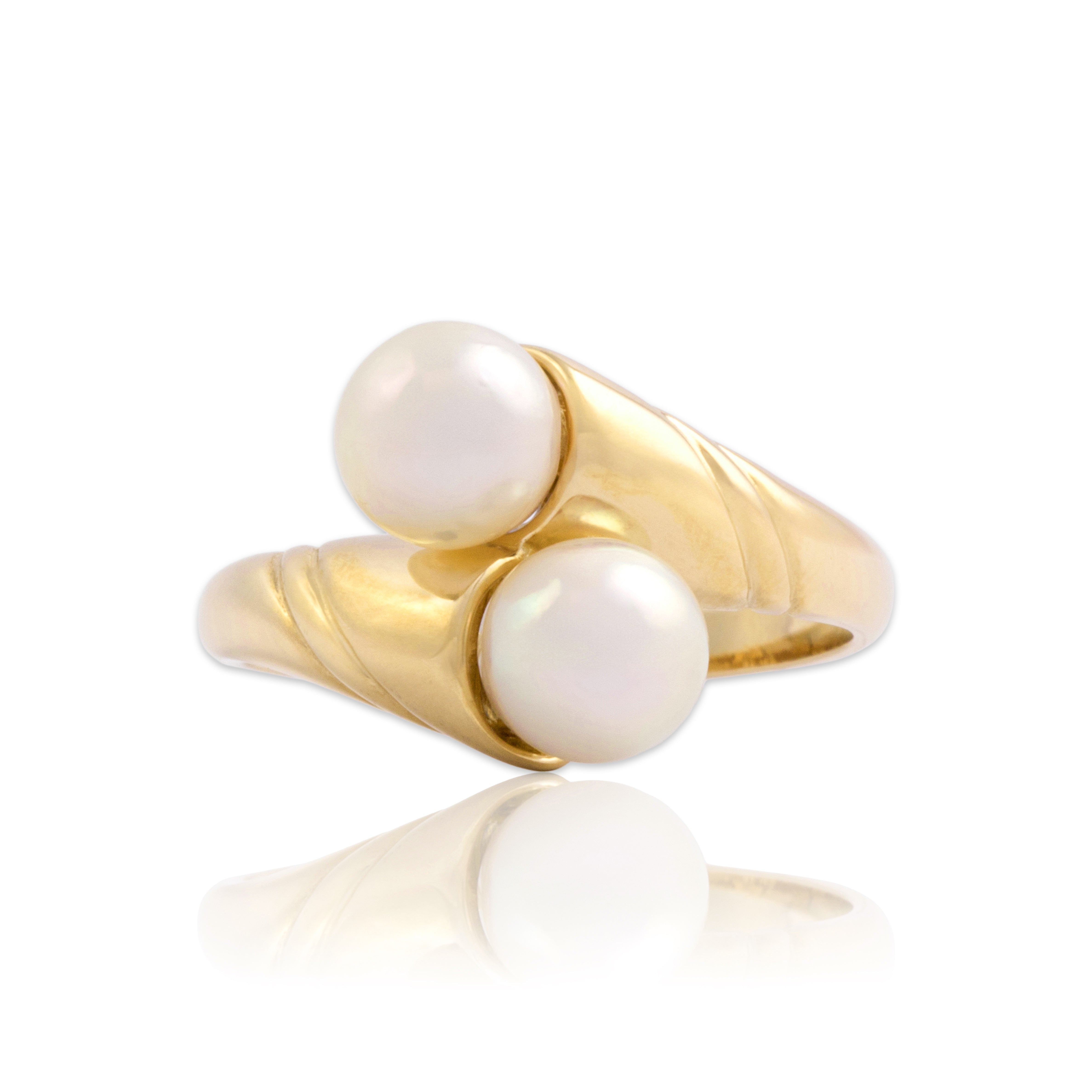 Vintage 14k Yellow Gold Pearl Chic Sweeping Bypass Duo Ring - Close-up view