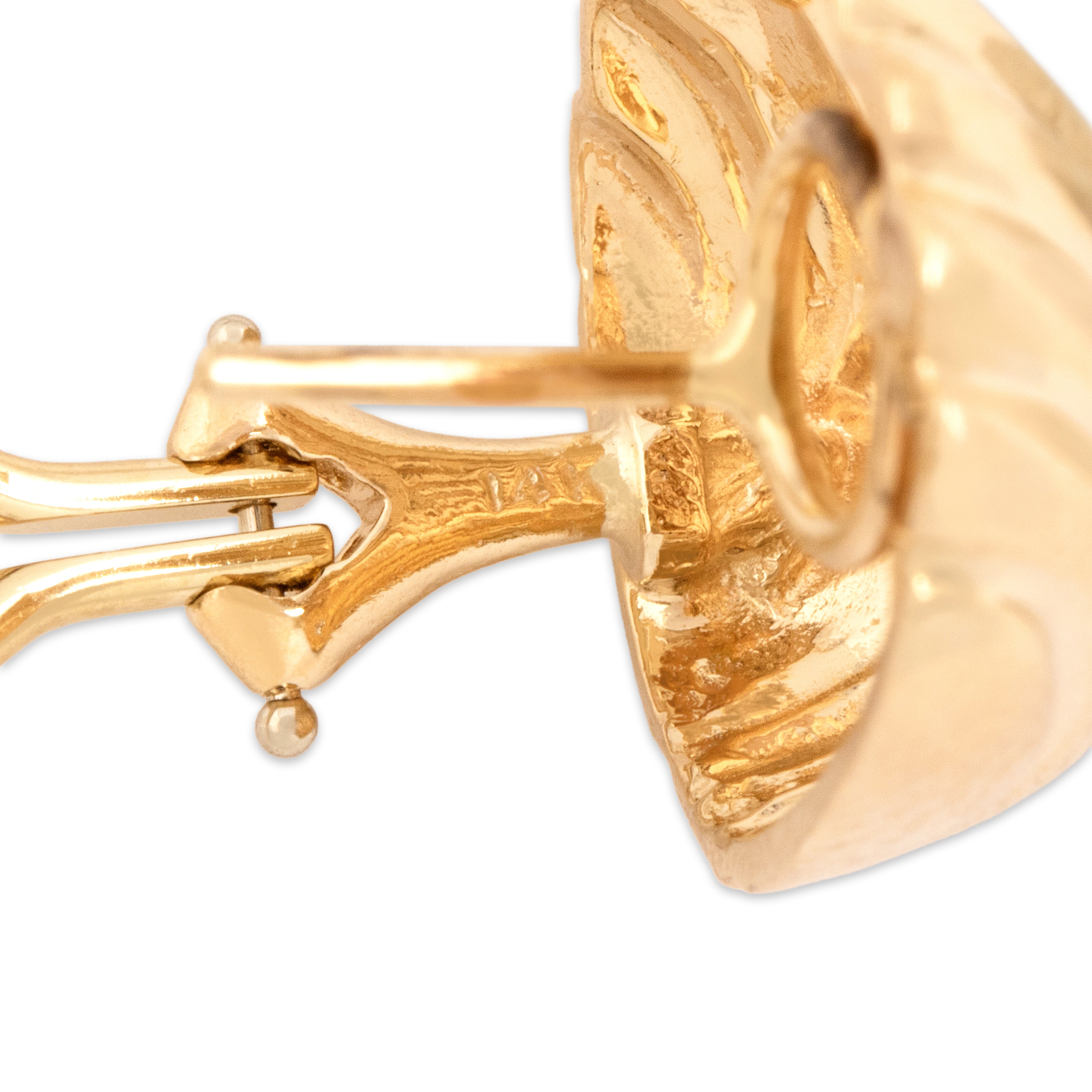 Vintage 14k Yellow Gold Bold Scalloped Sea Shell Omega Back Earrings - Hallmark view