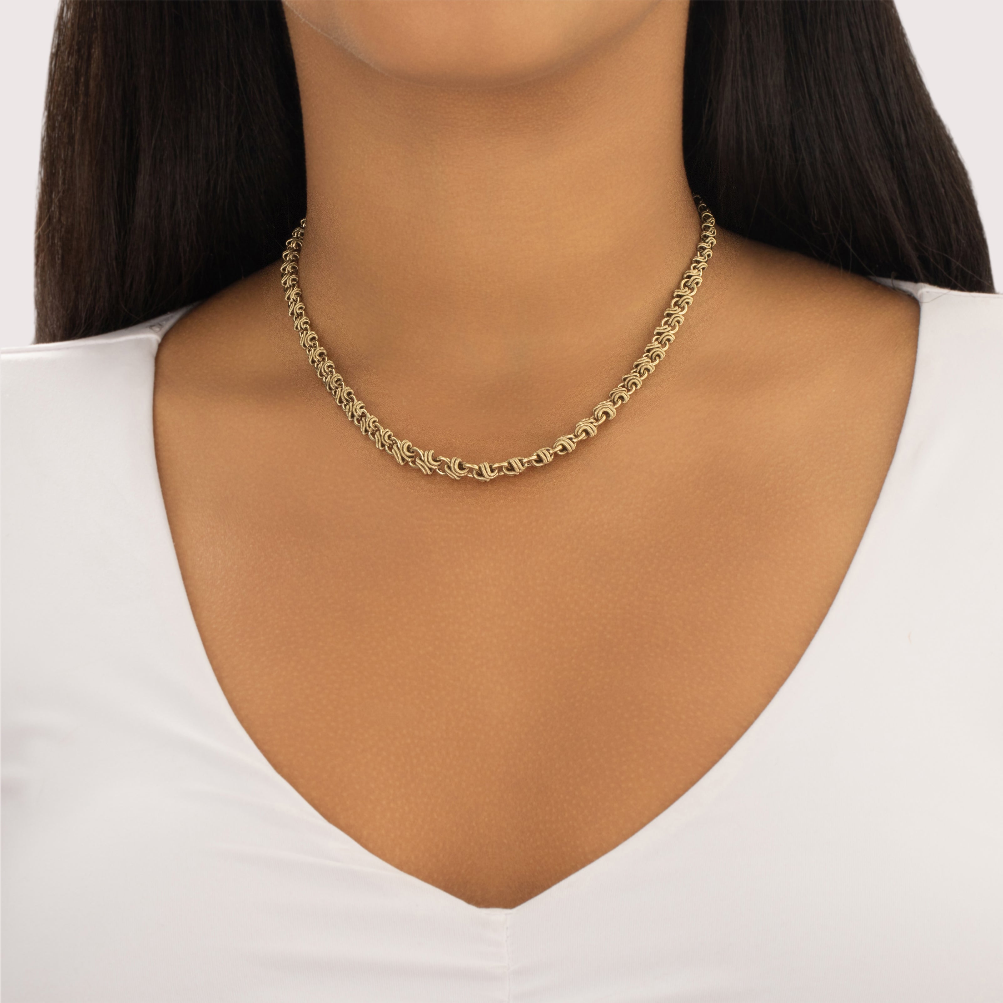 Vintage Substantial 14k Yellow Gold Graduated Unique Ribbed Link Necklace - On model view