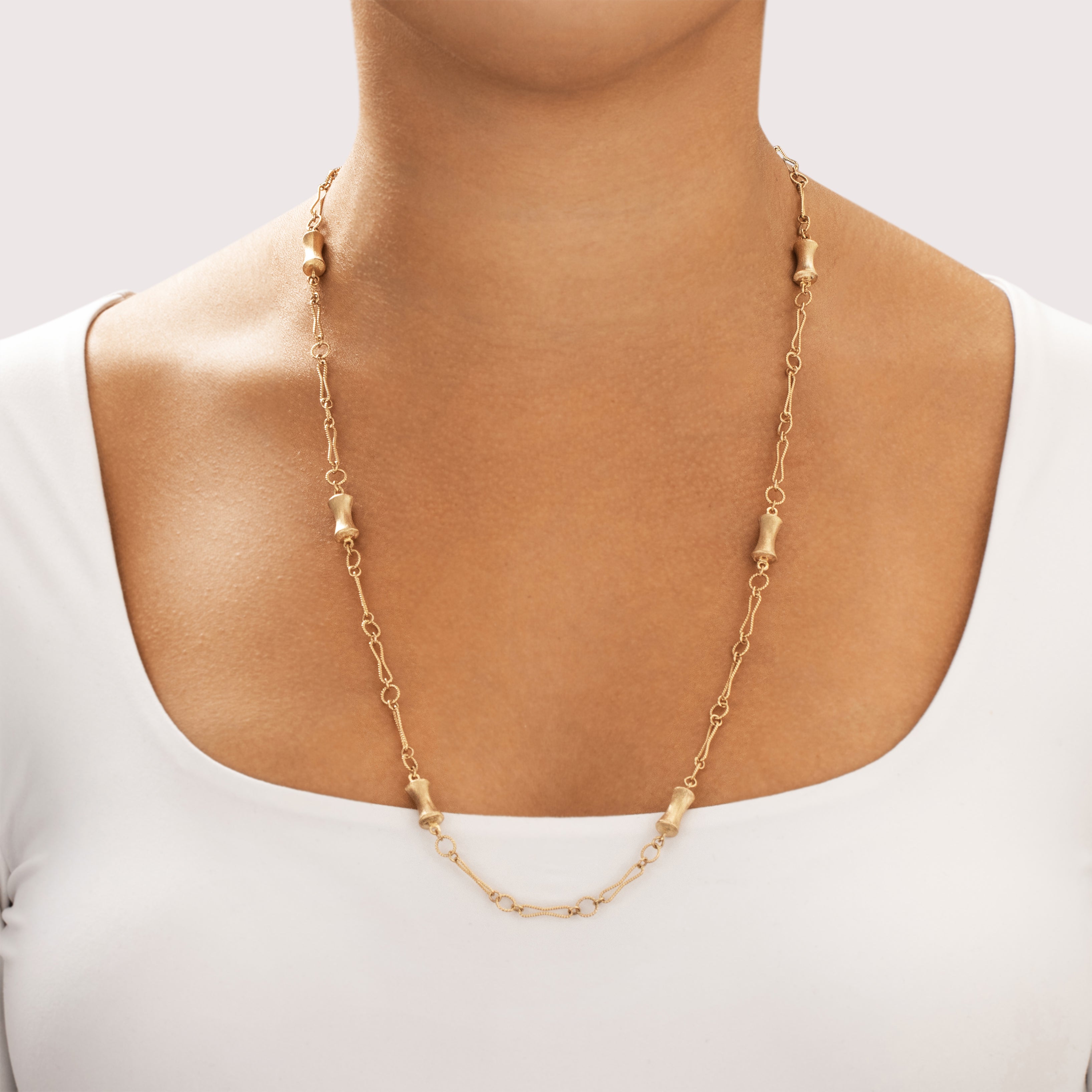 Vintage 9k Yellow Gold Alternating Brushed Roped Peanut Link Necklace - On model view