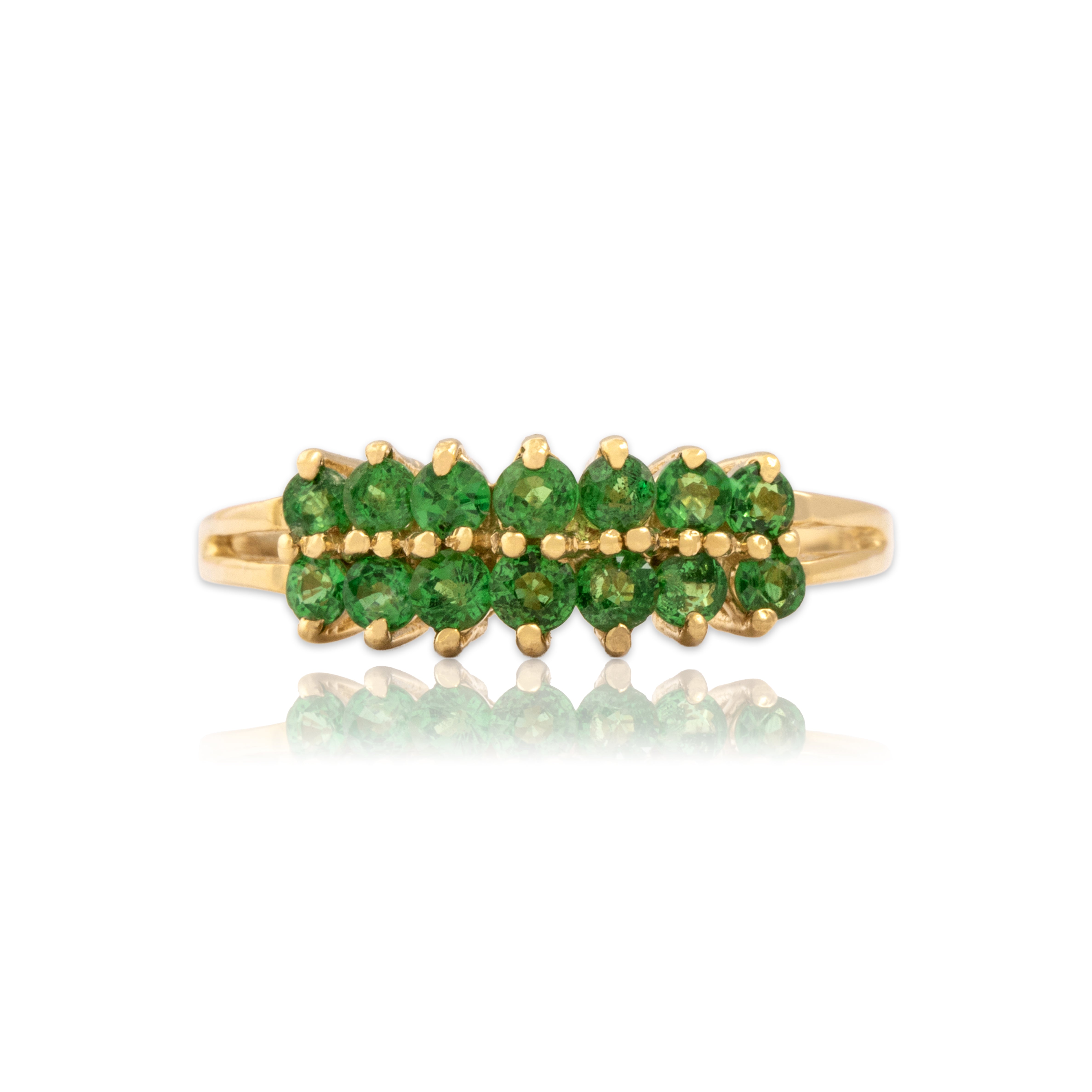 Vintage 14k Yellow Gold .73cttw Green Garnet Bright Chevron Line Ring - Close-up view