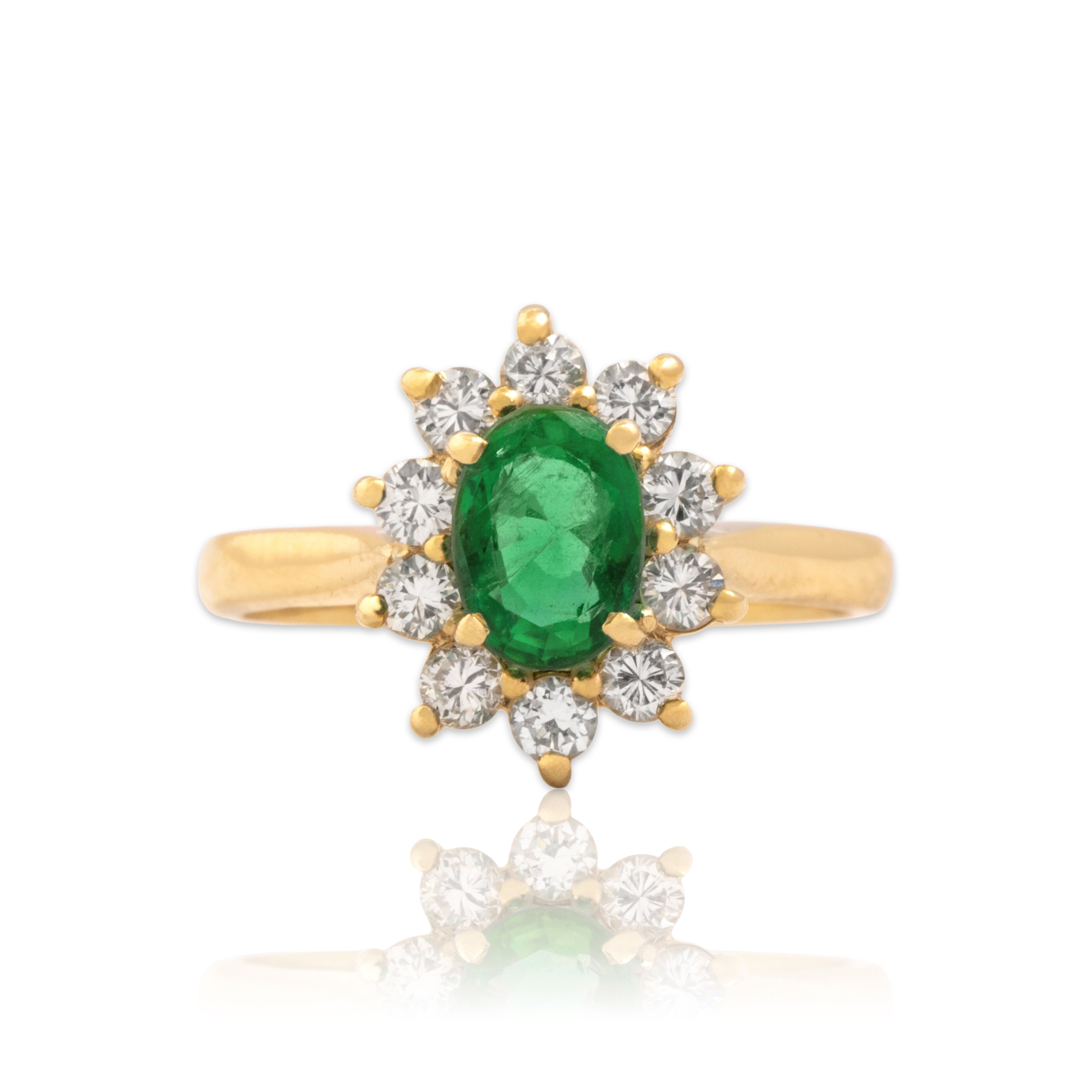 Vintage 14k Yellow Gold .8ct Emerald Diamond Classic Sparkling Halo Ring - Close-up view