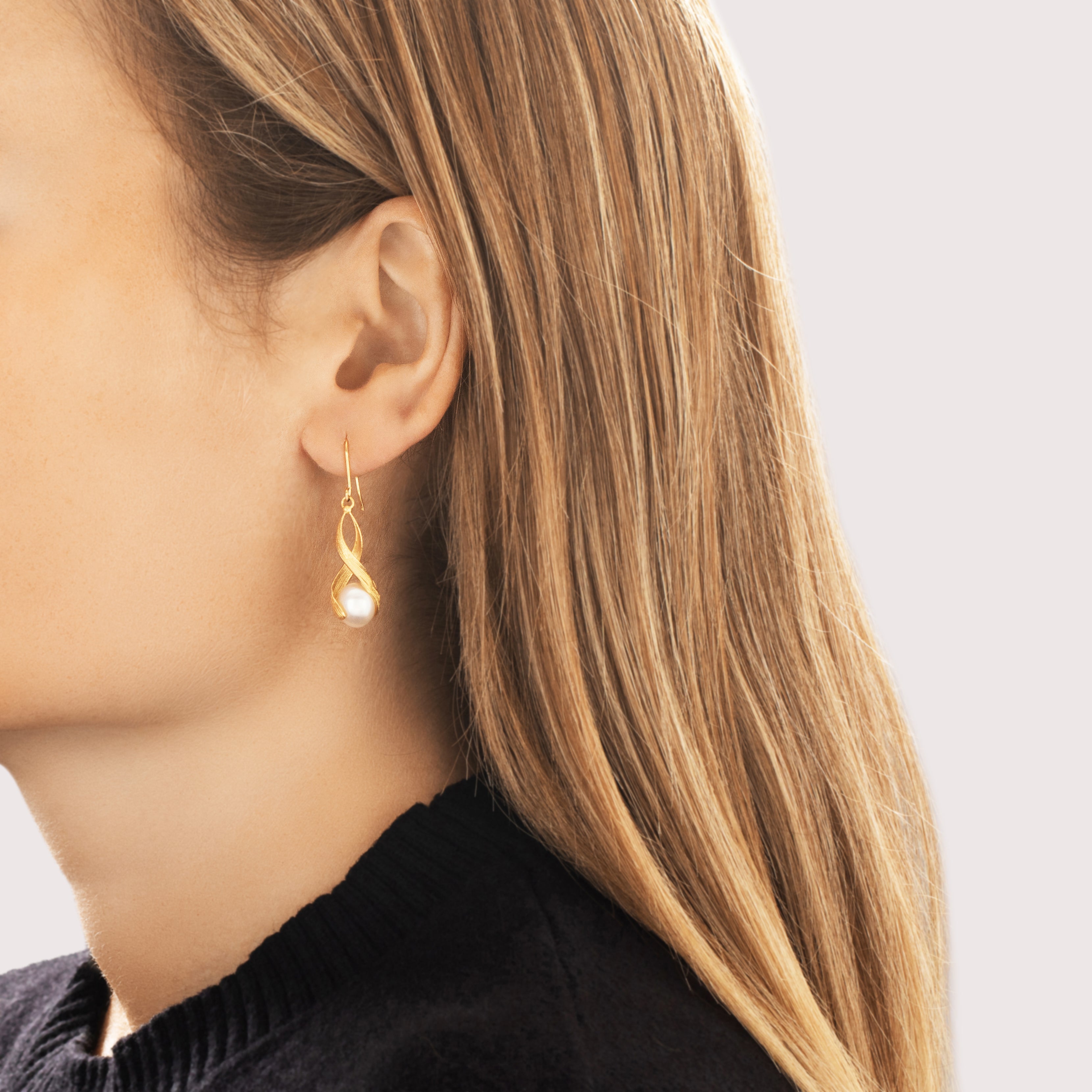 Vintage Italian 14k Yellow Gold Pearl Ethereal Textured Cradled Dangle Earrings - On model view