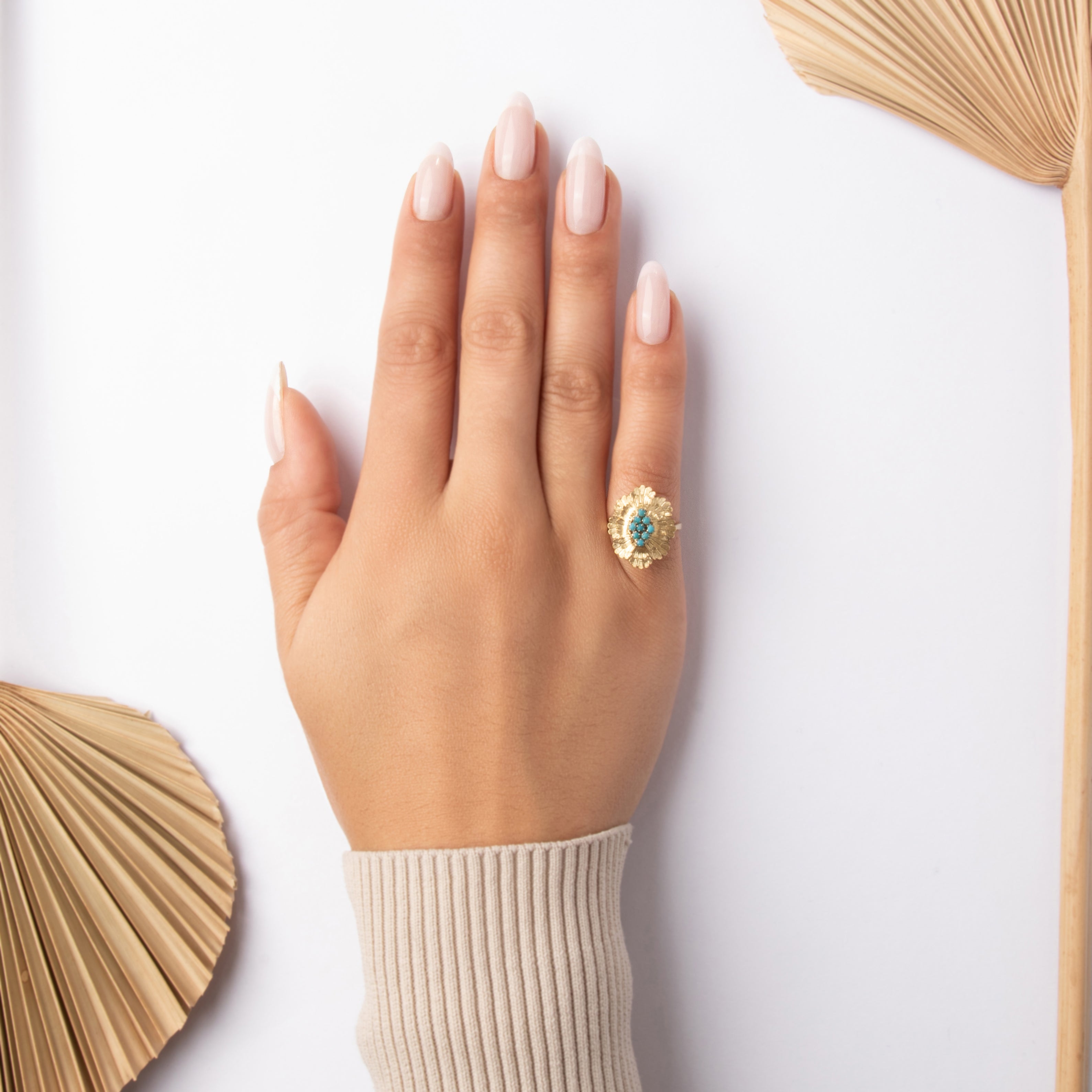 Vintage Italian 18k Yellow Gold Turquoise Florentine Finish Engraved Scalloped Petals Ring - On model view