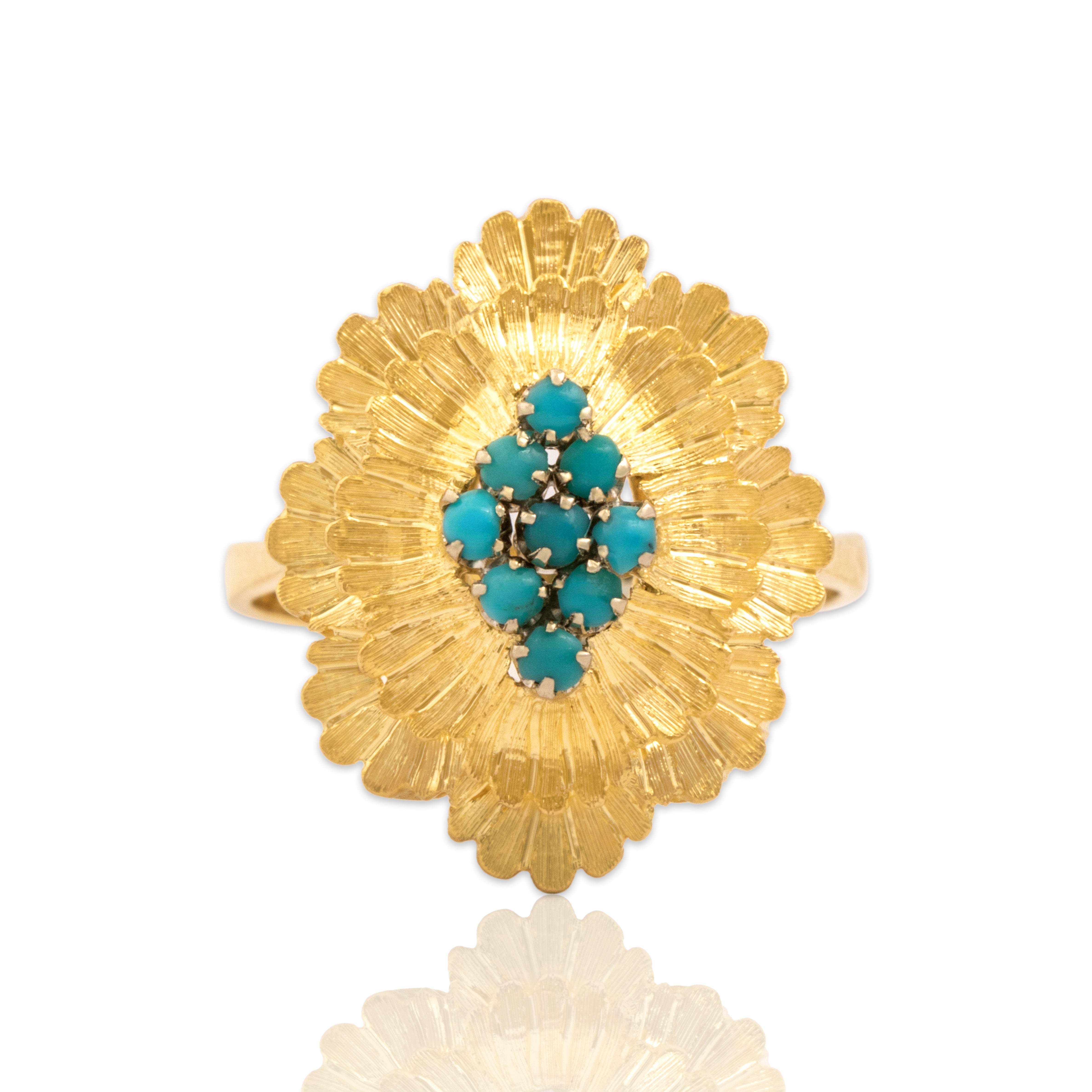 Vintage Italian 18k Yellow Gold Turquoise Florentine Finish Engraved Scalloped Petals Ring - Close-up view