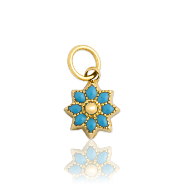Vintage Small 18k Yellow Gold Delicate Light Blue Enamel Flower Charm / Pendant