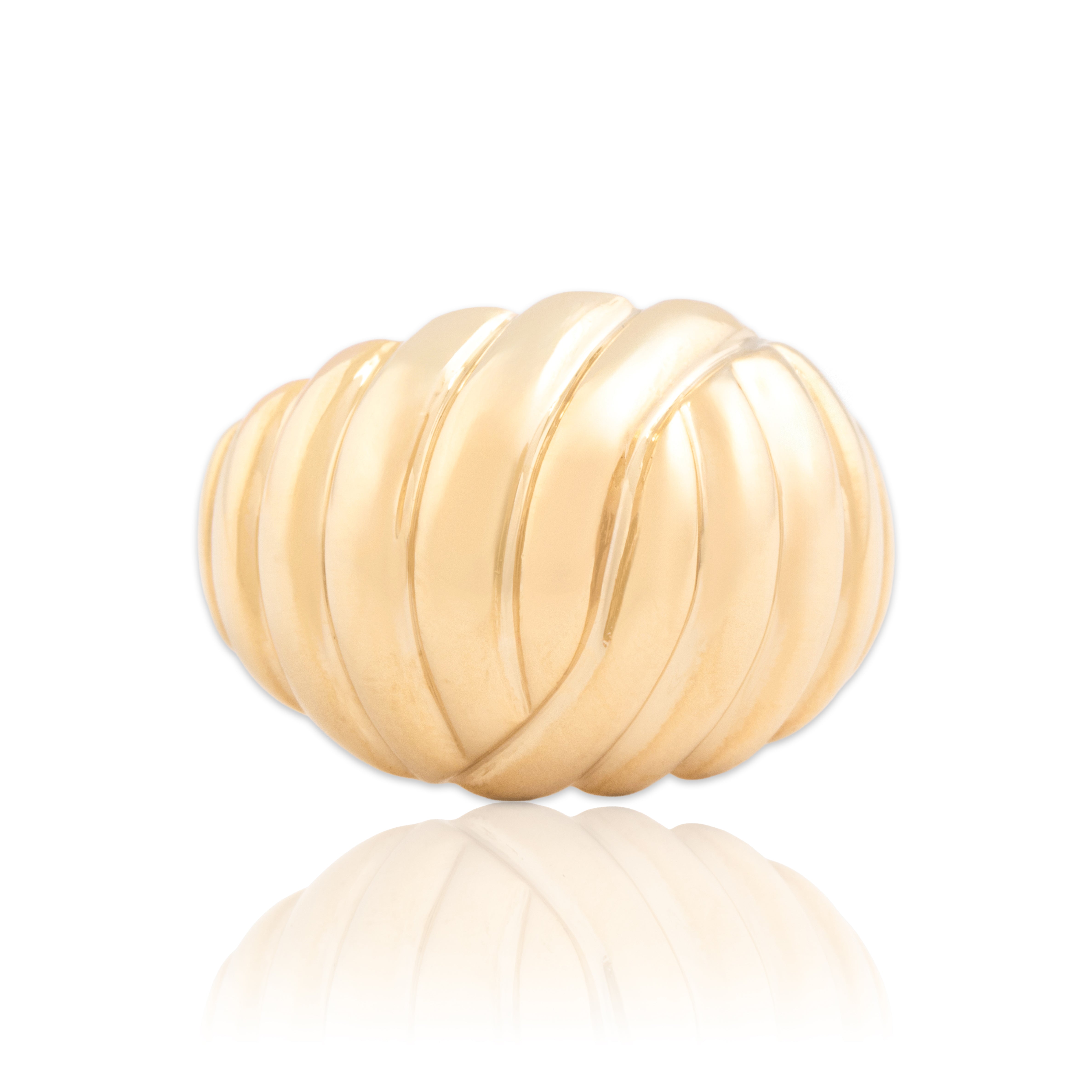 Vintage 14k Yellow Gold Tall Ribbed Dome Band Ring - Close-up view