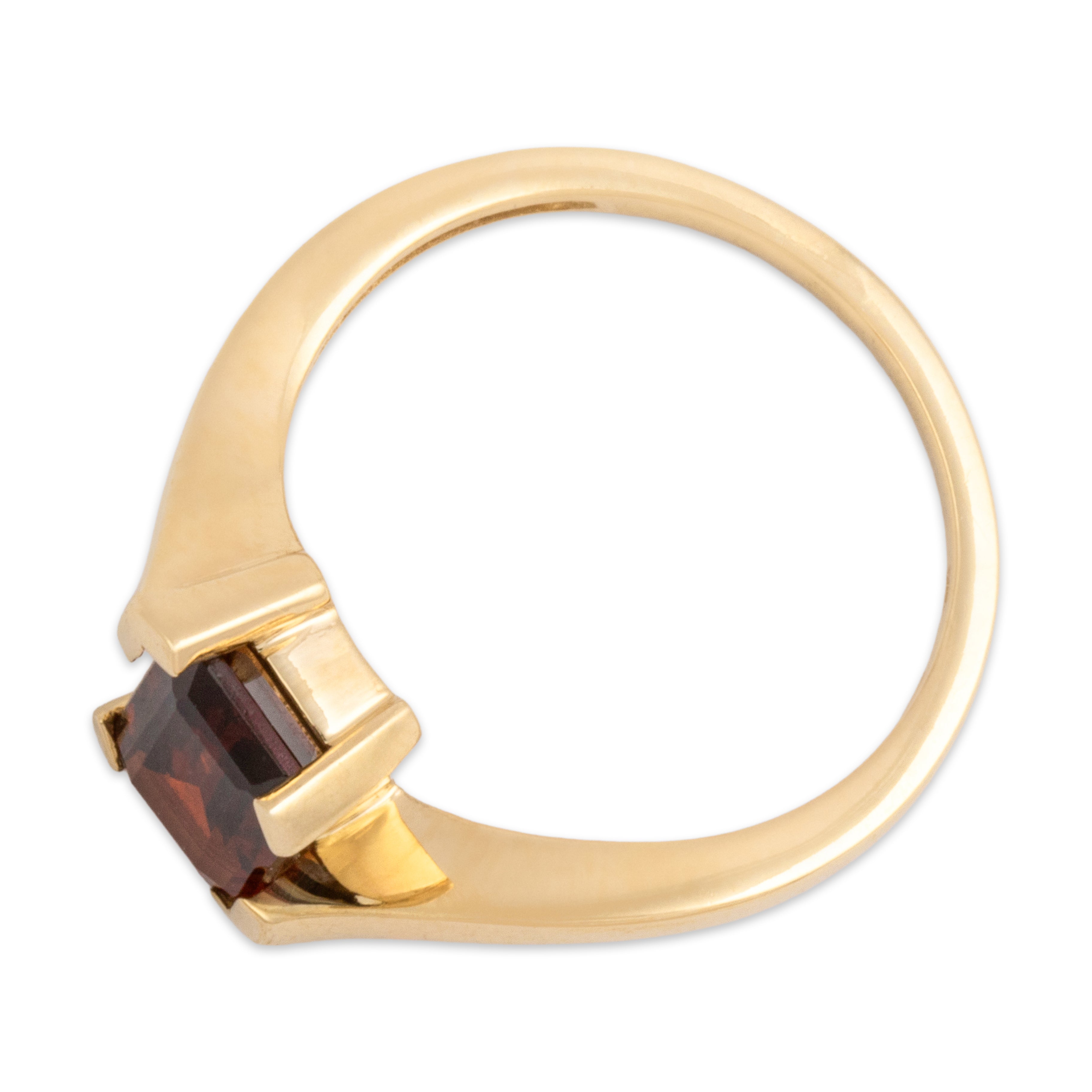 Vintage 18k Yellow Gold 1.36ct Red Garnet Sweeping Bypass Clutch Ring 6.50
