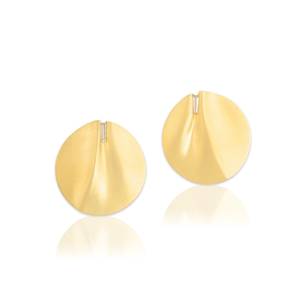 Vintage 18k Yellow Gold Diamond Brushed Draped Disc Baguette Accent Earrings