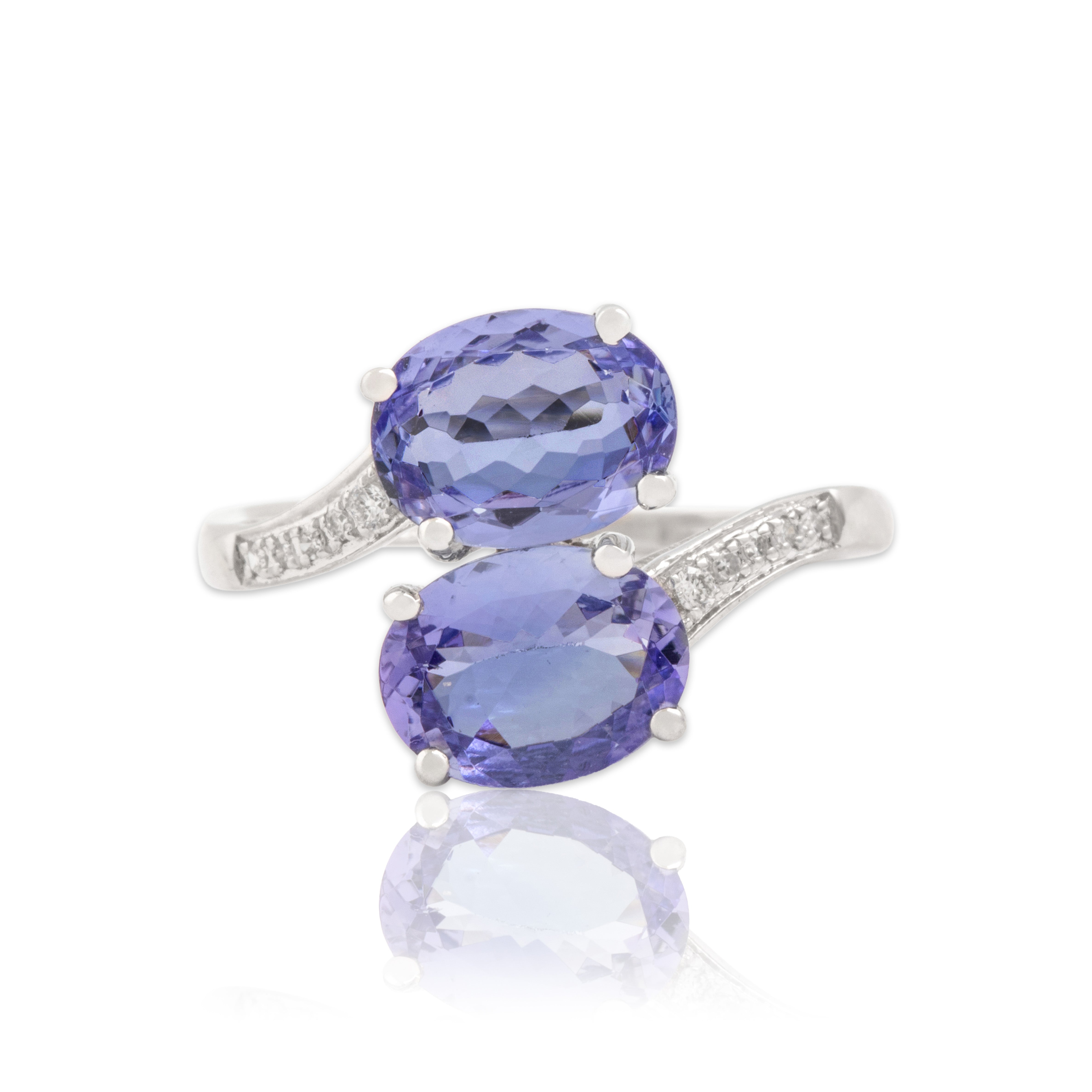 Vintage 14k White Gold 1.9cttw Tanzanite Diamond Glowing Bypass Duo Ring - Close-up view
