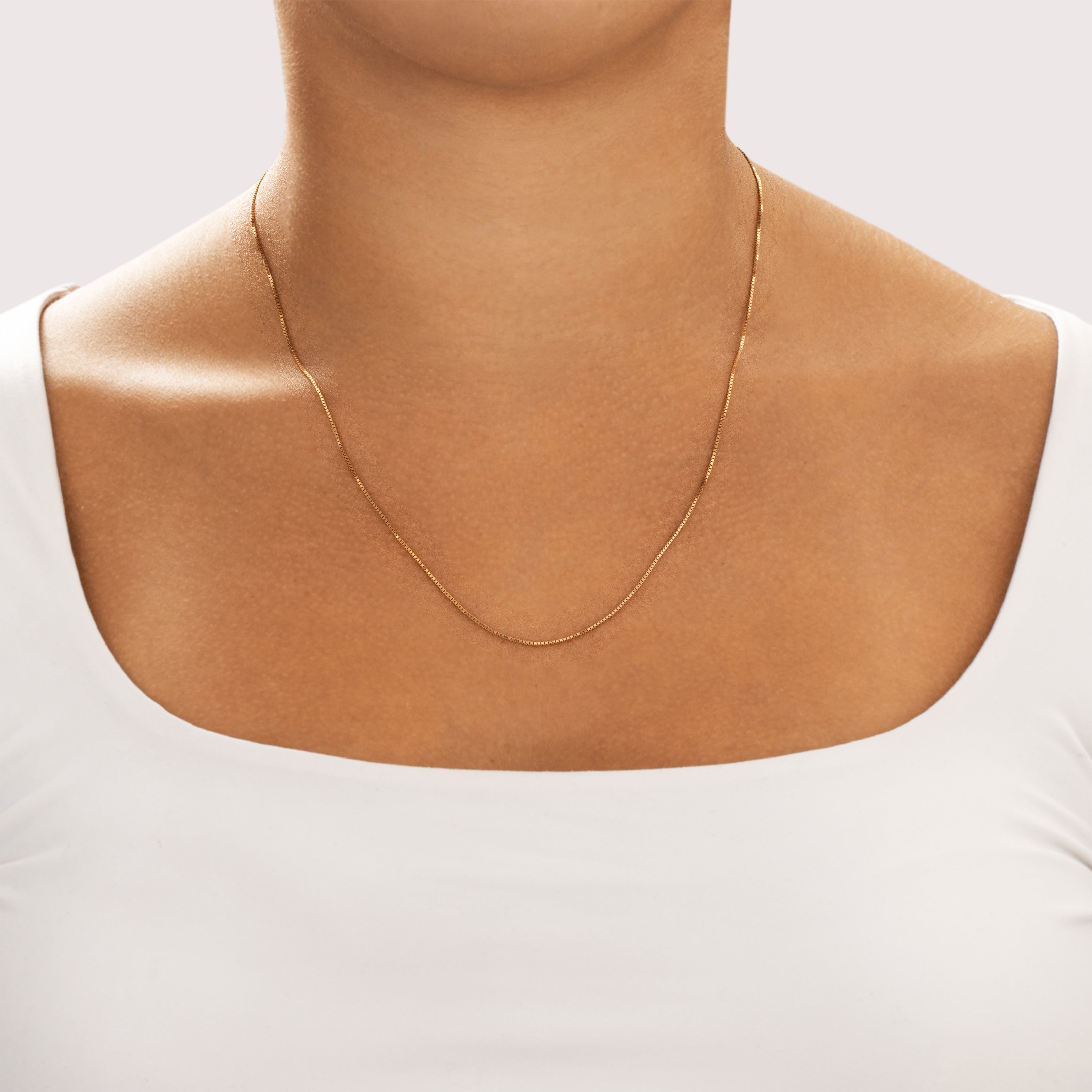 Vintage Italian 14k Yellow Gold .8mm Shining Everyday Box Chain - On model view
