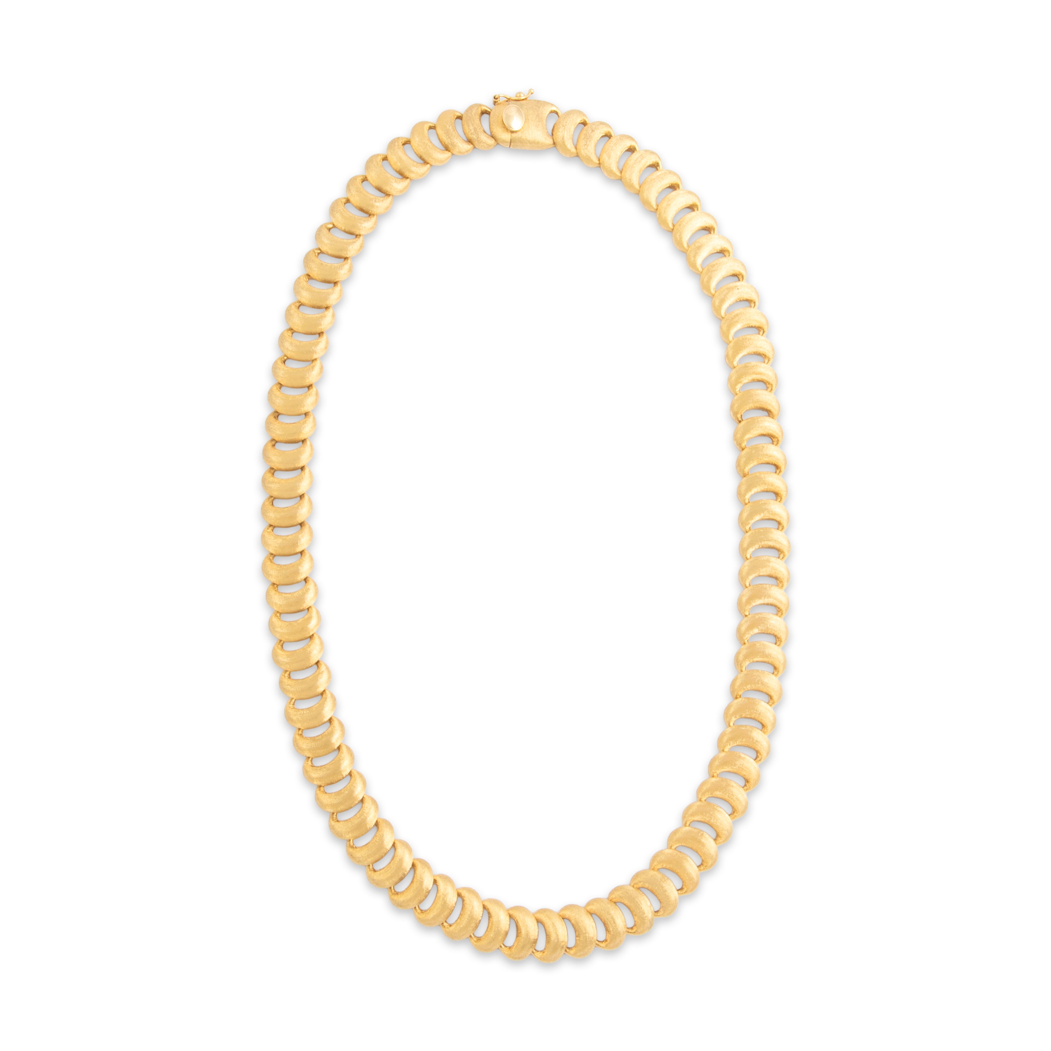 Vintage Nanis Italian 18k Yellow Gold Stunning Satin-Finish Curve Link Necklace - Overall view