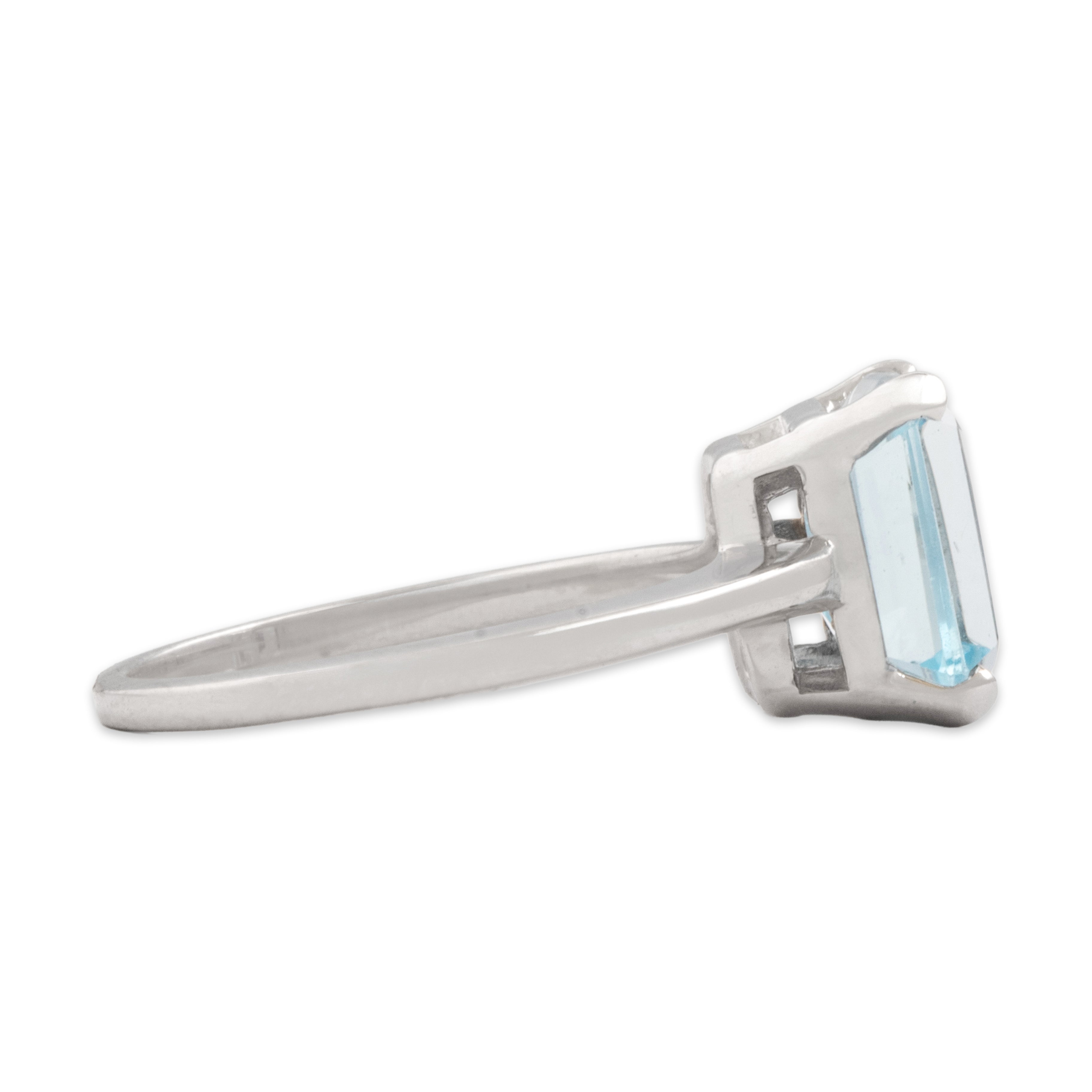 Vintage 14k White Gold 1.88ct Sky Blue Topaz Sleek Solitaire Ring - Side view