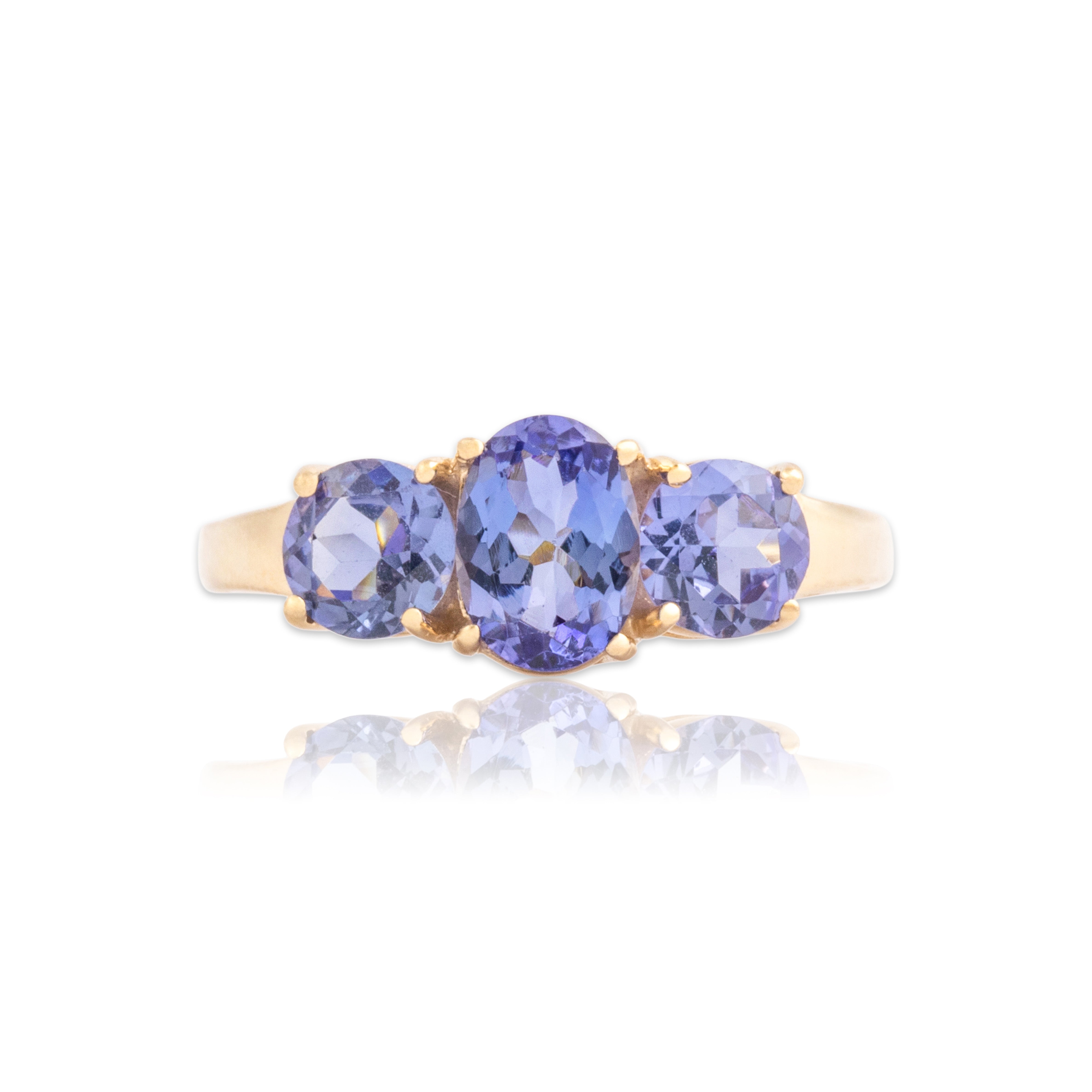 Vintage 14k Yellow Gold 1.54cttw Tanzanite Classic Trio Ring - Close-up view