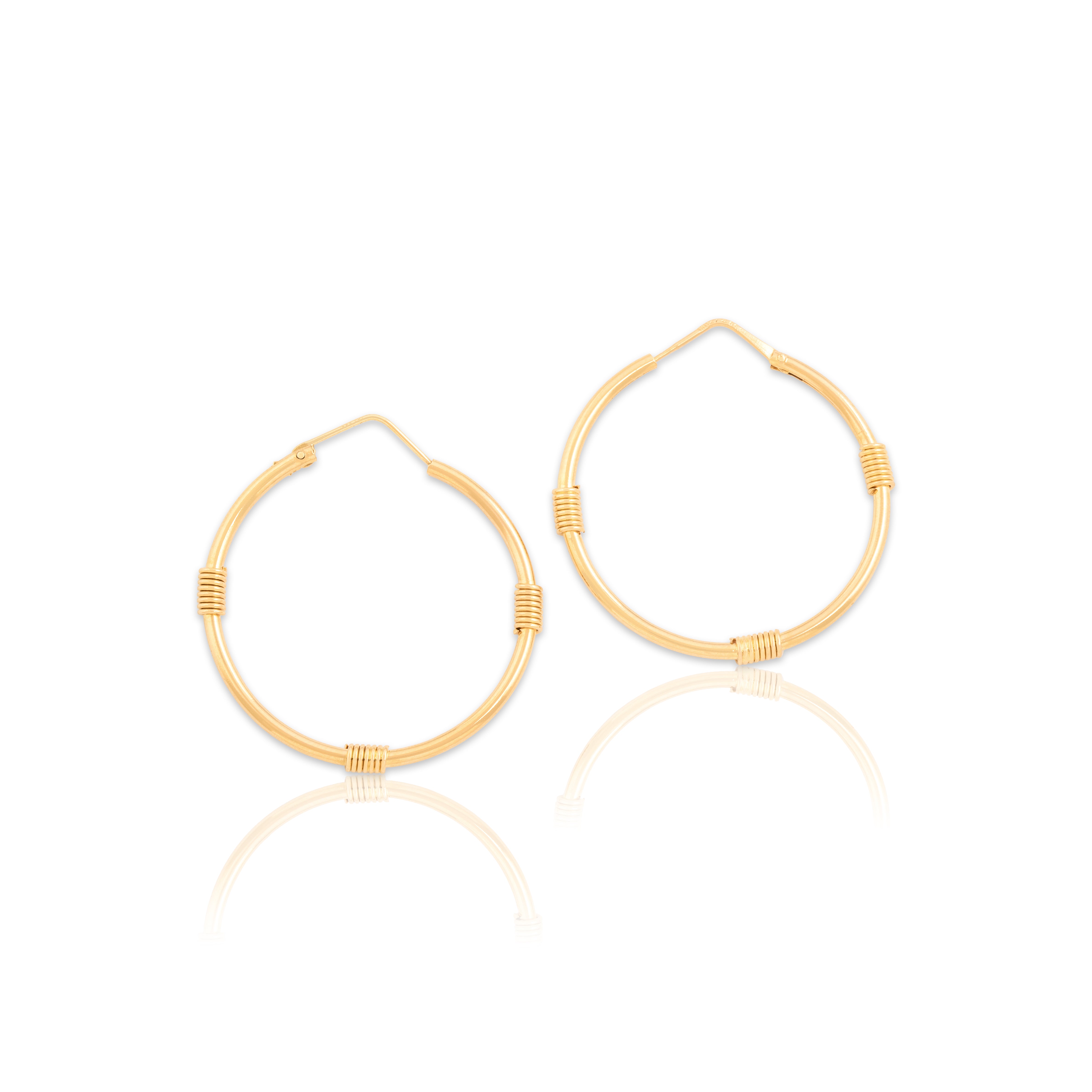 Vintage 18k Yellow Gold Chic Stationed Wire Wrapped Hoop Earrings - Close-up view